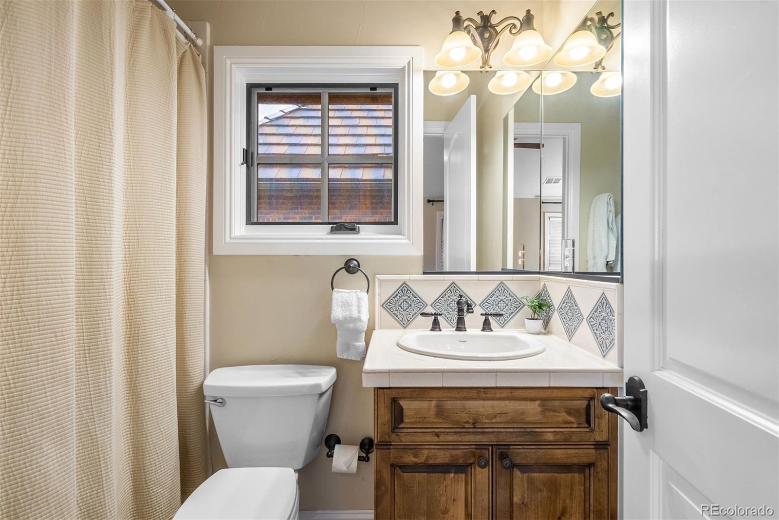 MLS Image #28 for 2312 s fillmore street,denver, Colorado