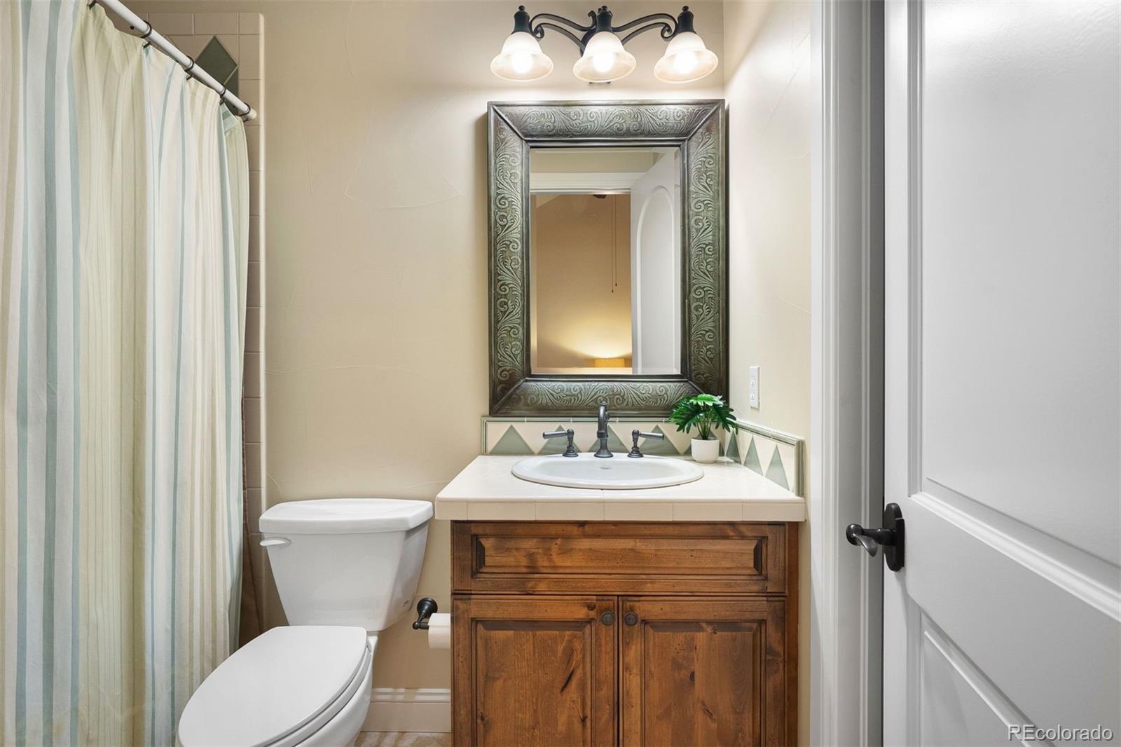 MLS Image #33 for 2312 s fillmore street,denver, Colorado