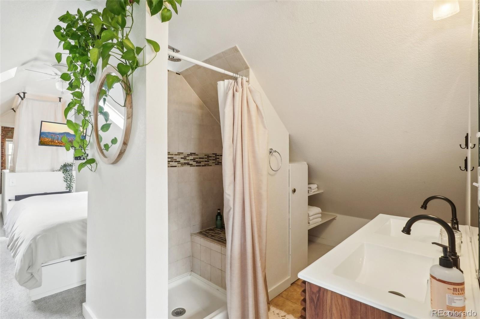 MLS Image #10 for 953  kalamath street,denver, Colorado