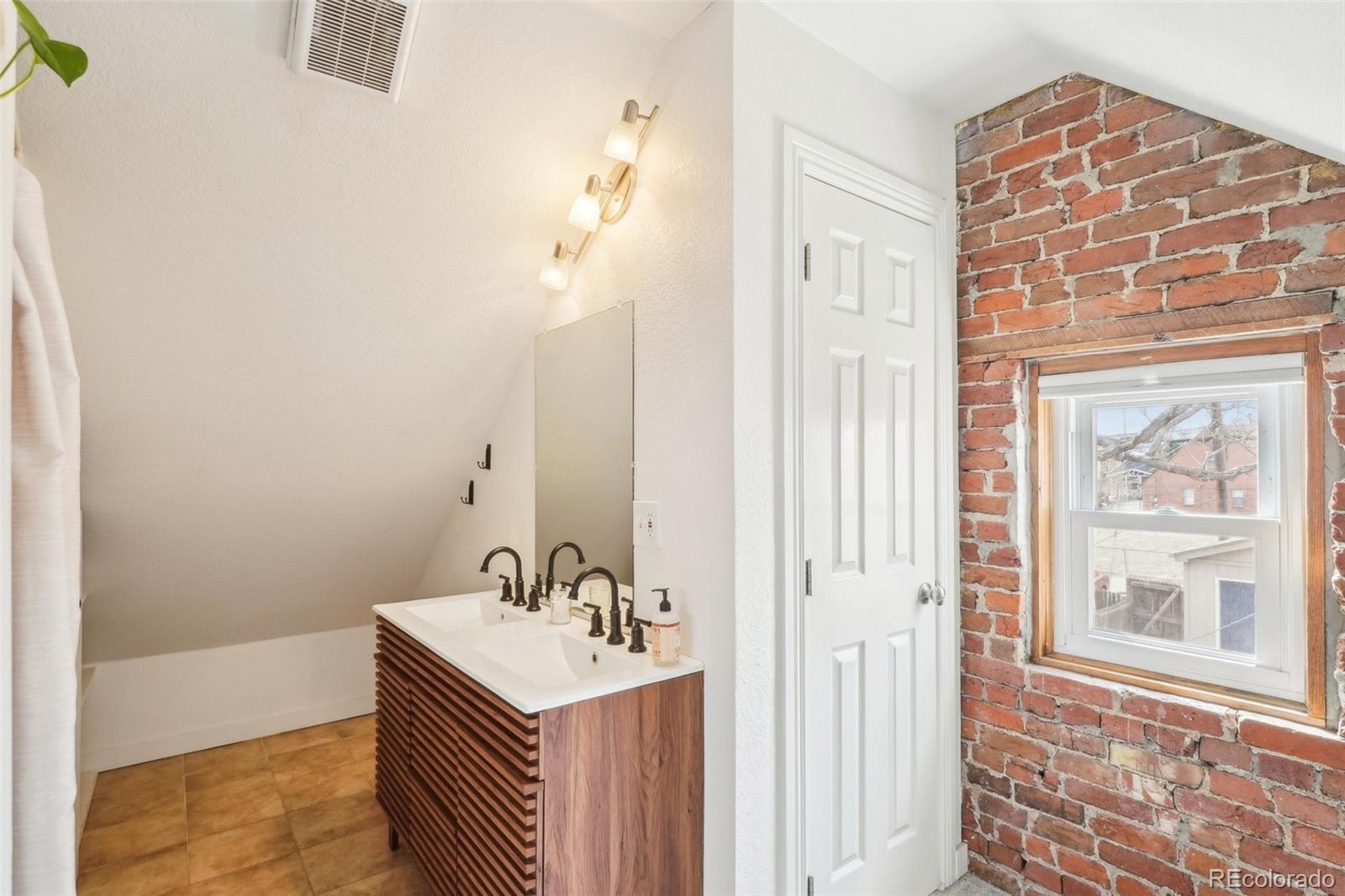 MLS Image #9 for 953  kalamath street,denver, Colorado