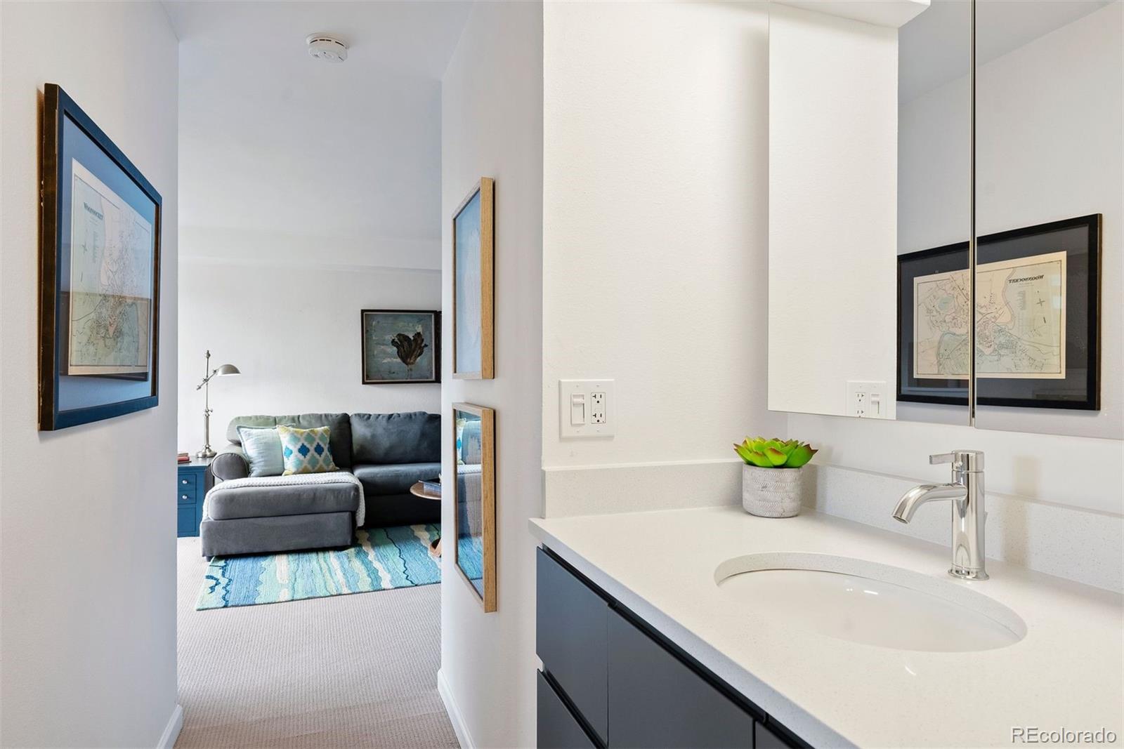 MLS Image #11 for 2  adams street 806,denver, Colorado