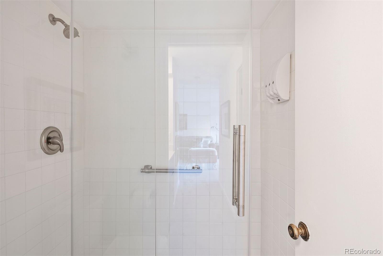 MLS Image #13 for 2  adams street 806,denver, Colorado