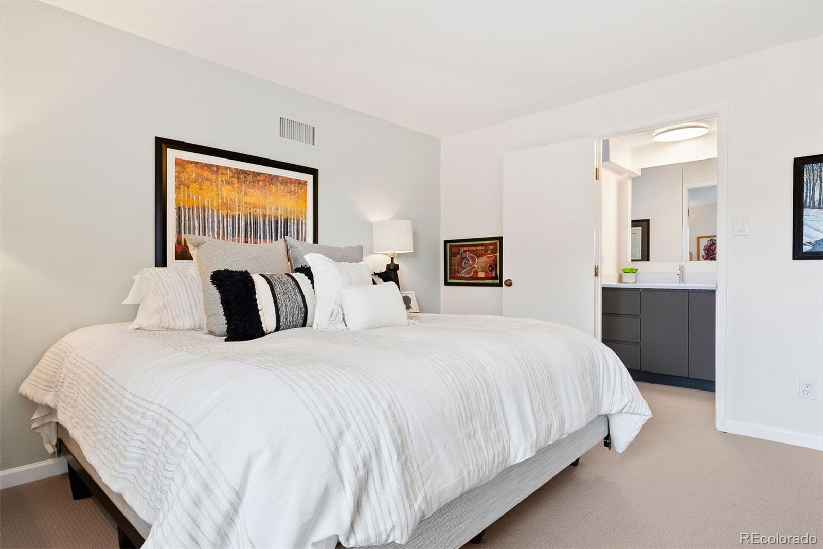 MLS Image #14 for 2  adams street 806,denver, Colorado
