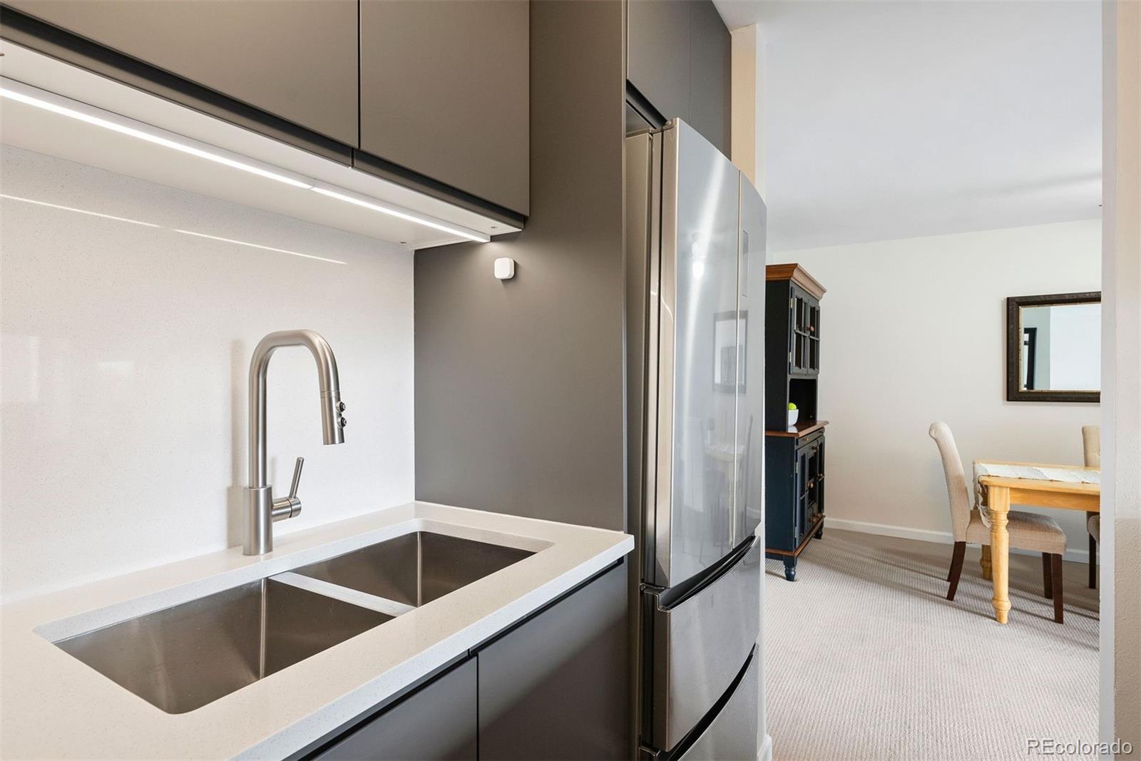 MLS Image #16 for 2  adams street 806,denver, Colorado