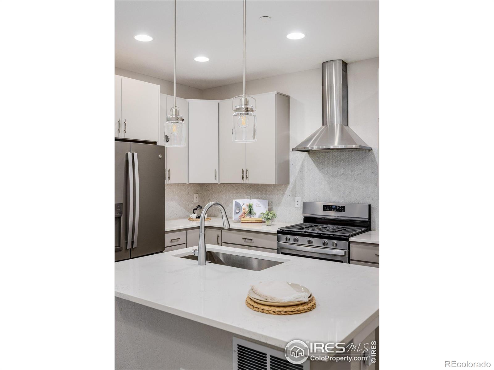 MLS Image #8 for 627  discovery parkway,superior, Colorado