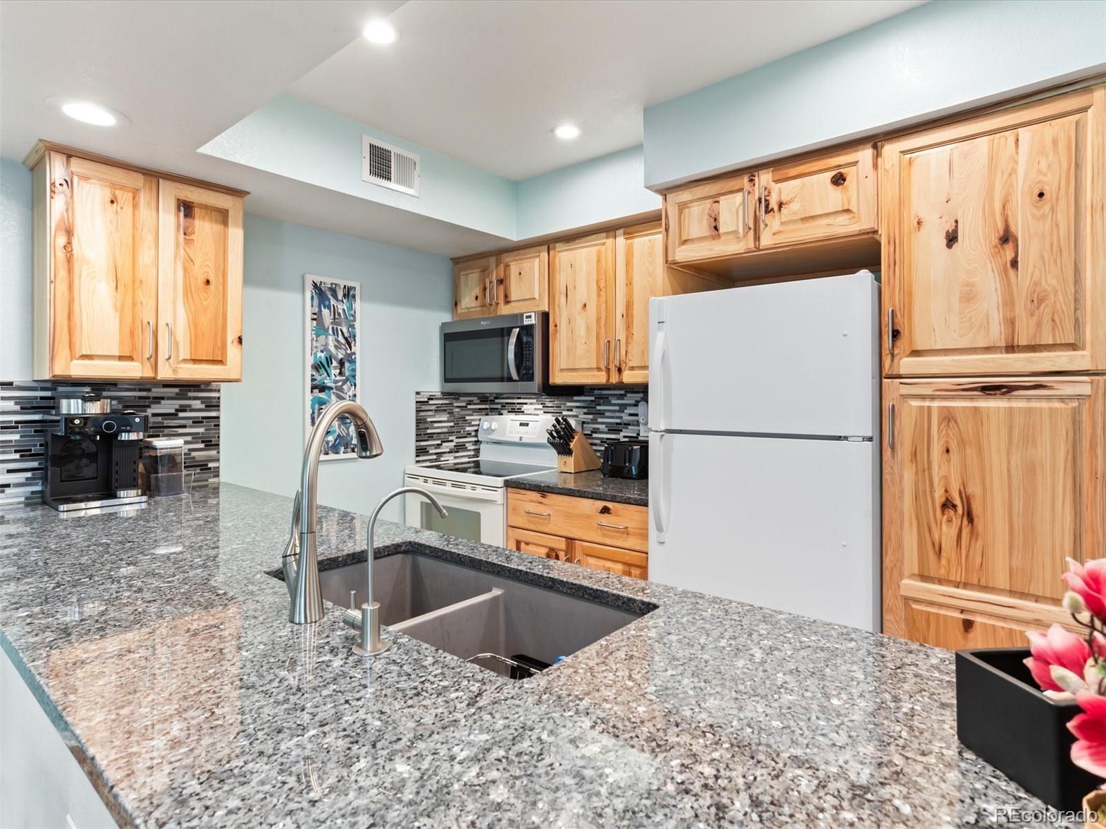 MLS Image #3 for 4301 s pierce street 2d,denver, Colorado