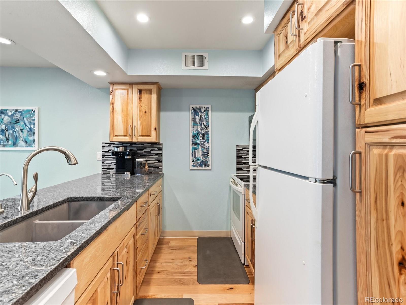 MLS Image #4 for 4301 s pierce street 2d,denver, Colorado