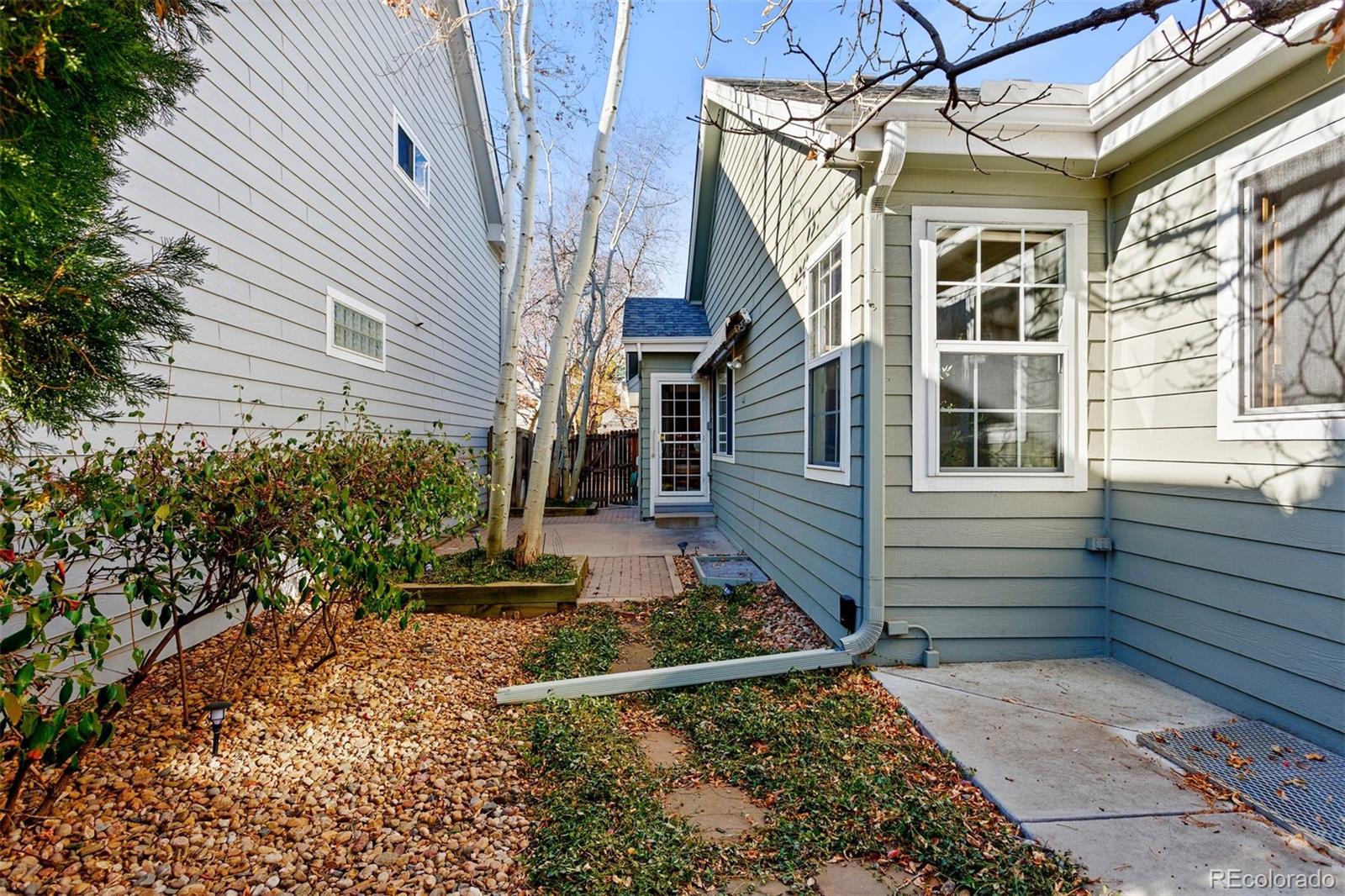 MLS Image #12 for 2210 s joliet way,aurora, Colorado