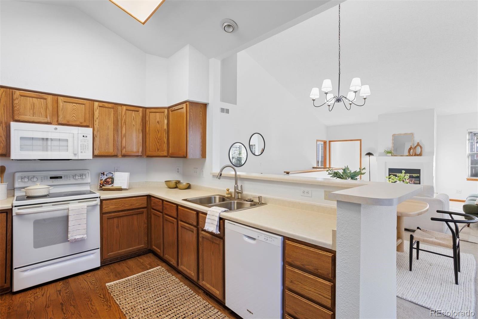 MLS Image #8 for 2210 s joliet way,aurora, Colorado