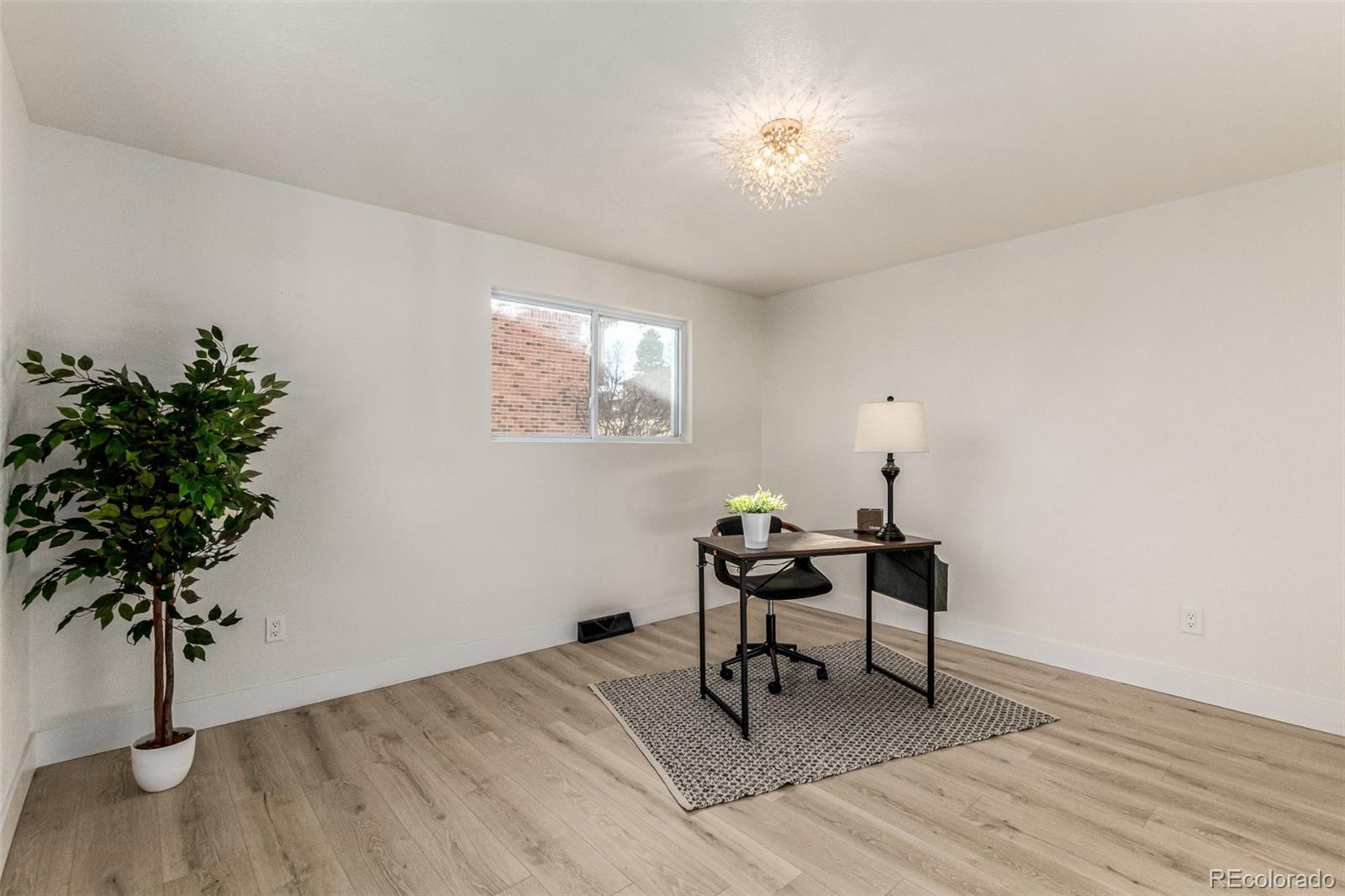 MLS Image #17 for 1956 s poplar street,denver, Colorado