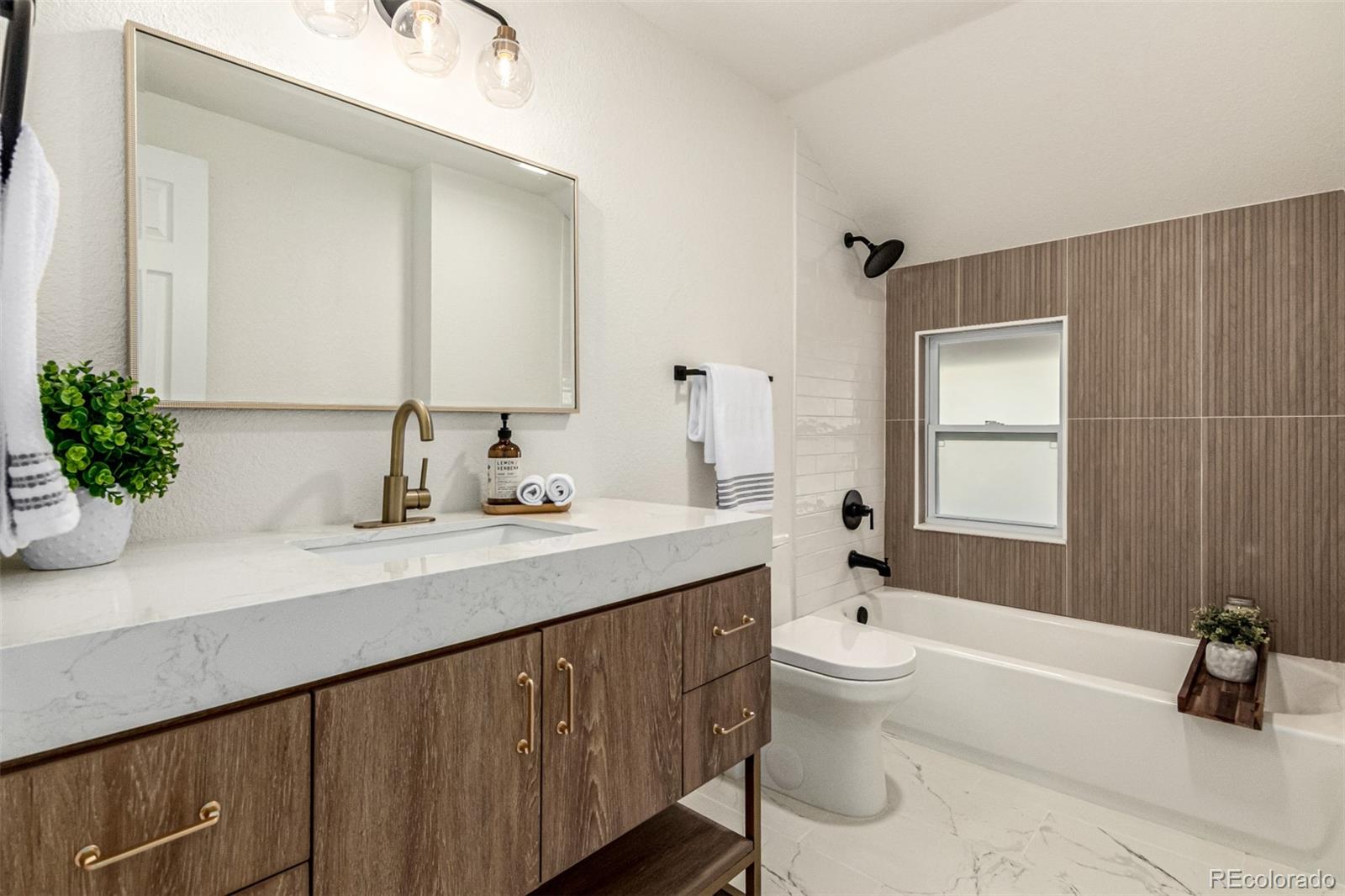 MLS Image #24 for 1956 s poplar street,denver, Colorado