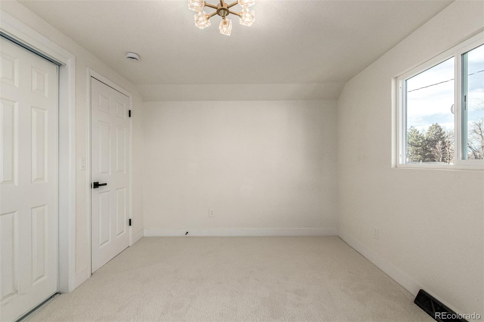 MLS Image #27 for 1956 s poplar street,denver, Colorado