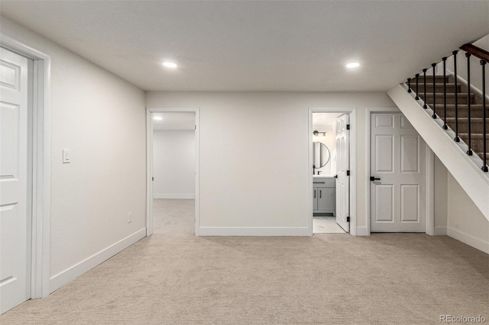 MLS Image #28 for 1956 s poplar street,denver, Colorado