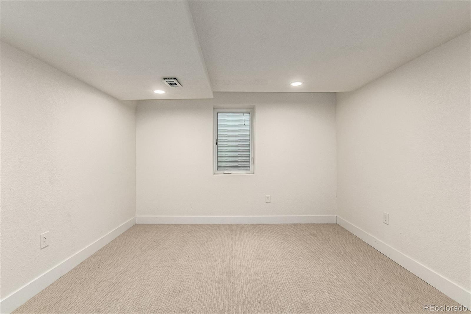 MLS Image #30 for 1956 s poplar street,denver, Colorado