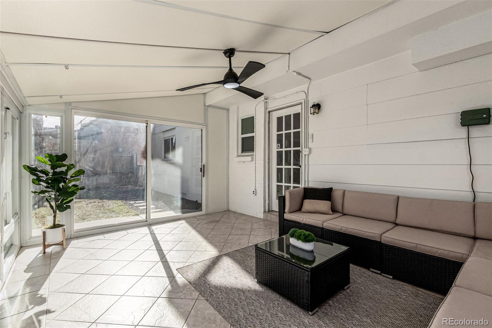 MLS Image #9 for 1956 s poplar street,denver, Colorado