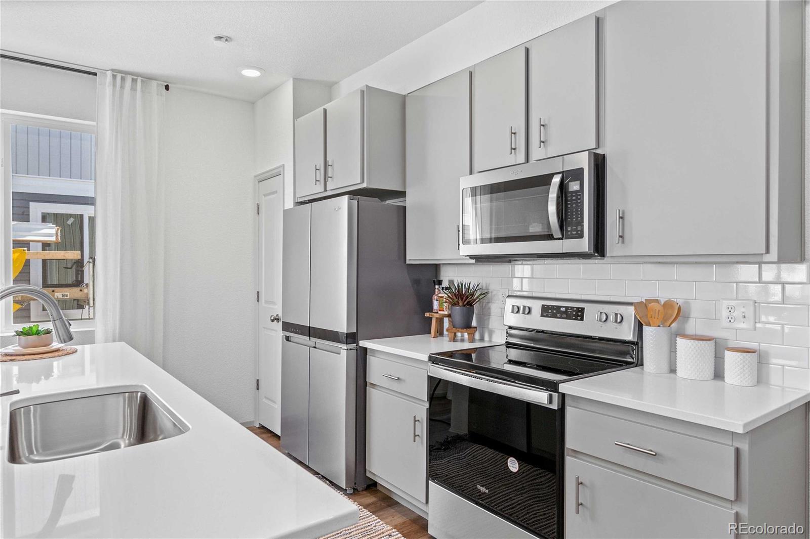 MLS Image #3 for 4628 n sicily street,aurora, Colorado
