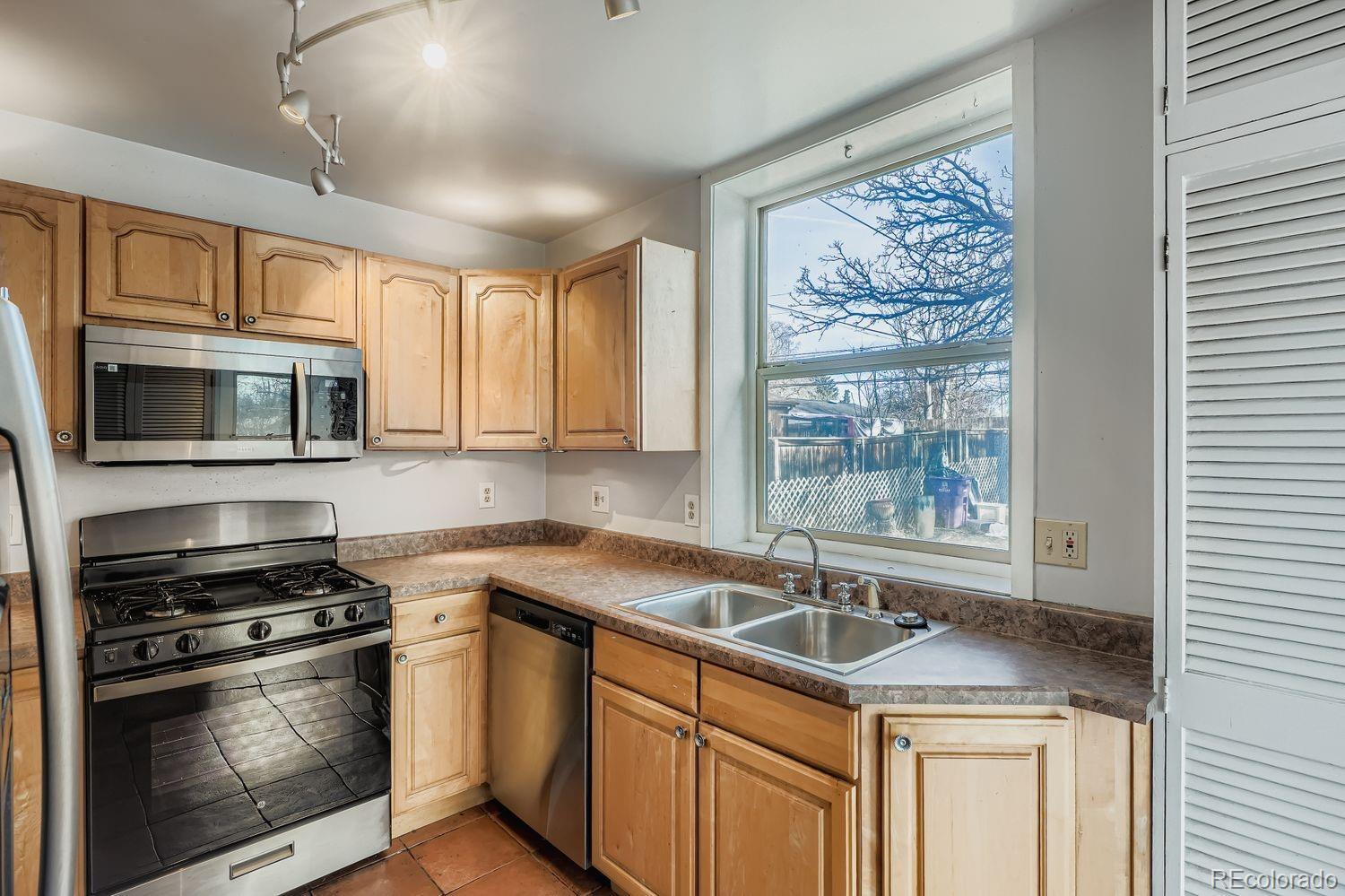MLS Image #7 for 1592 s ogden street,denver, Colorado