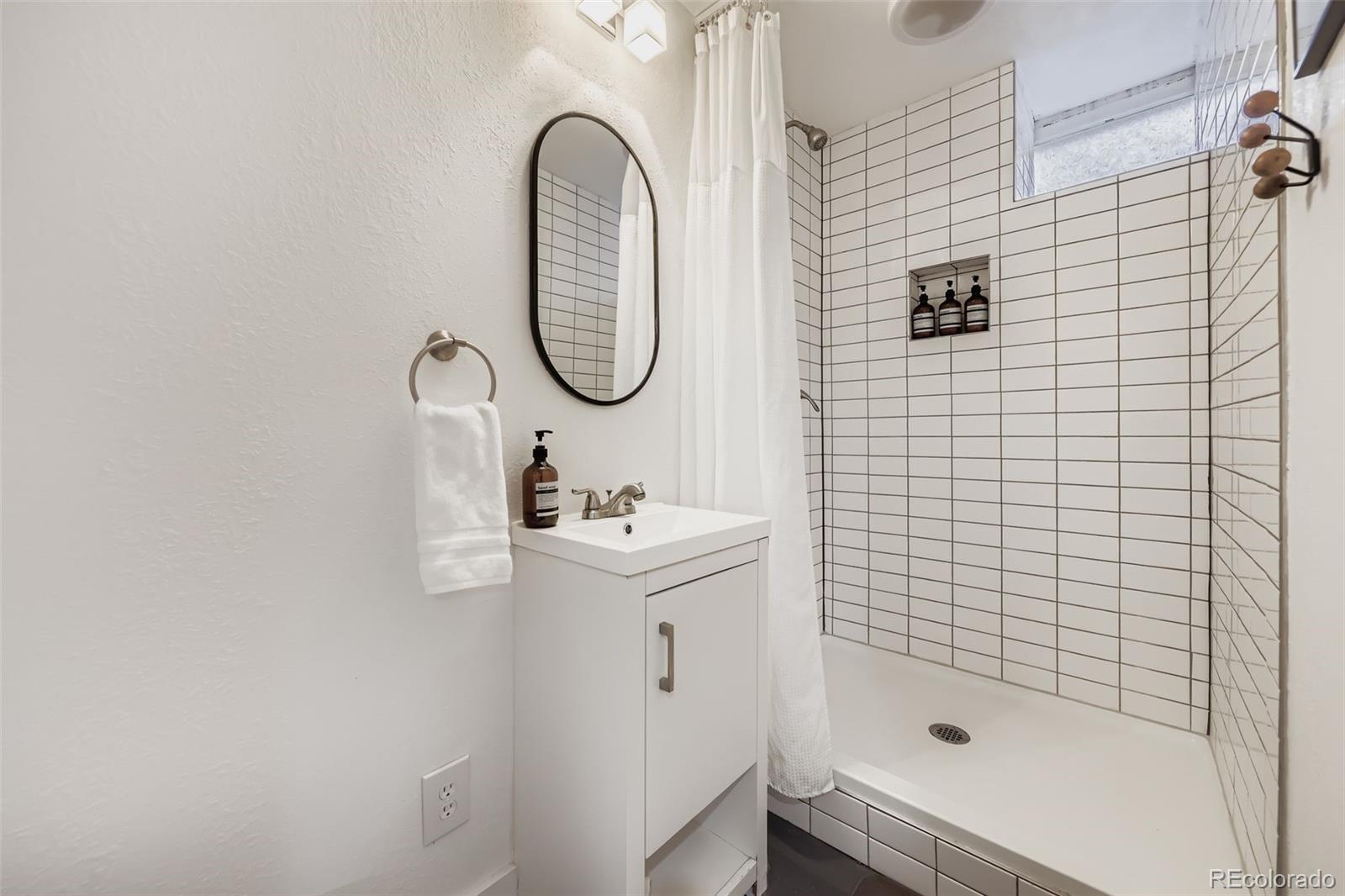 MLS Image #18 for 1230 n pennsylvania street,denver, Colorado
