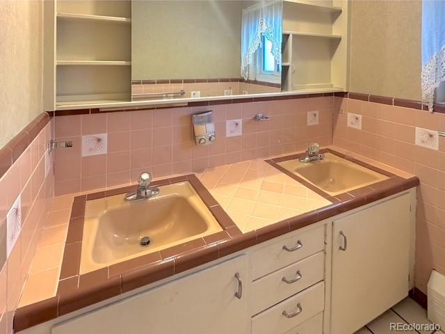 MLS Image #23 for 2331 s holly place,denver, Colorado
