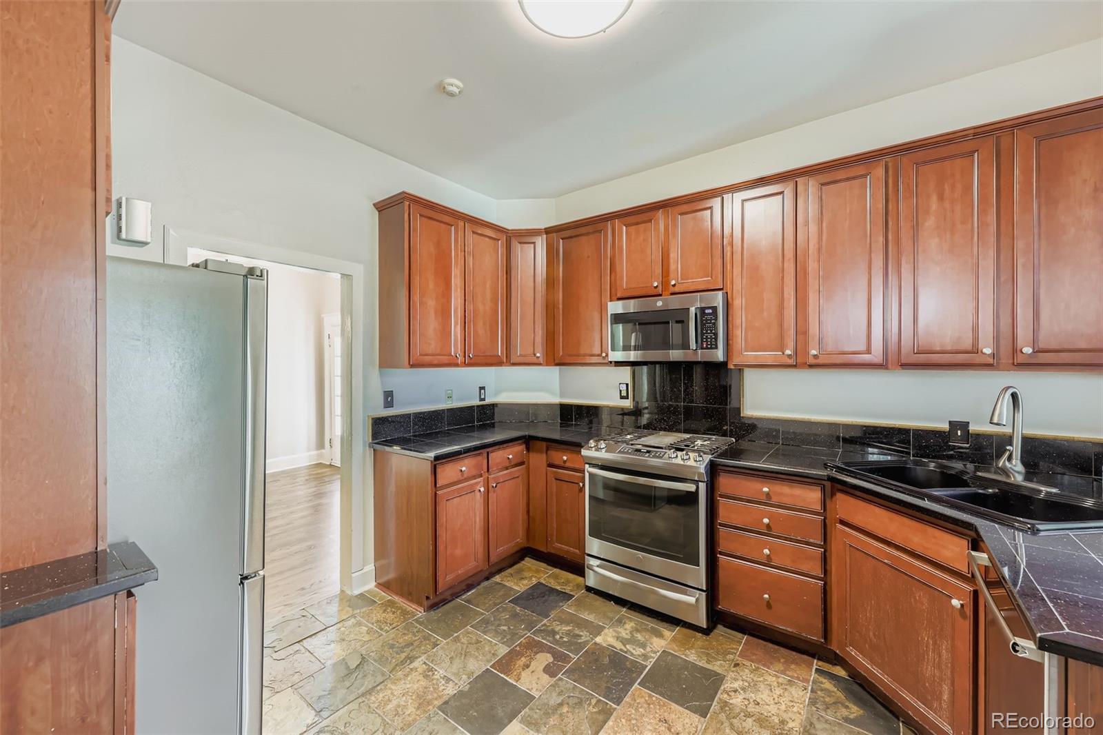 MLS Image #12 for 857 s grant street,denver, Colorado