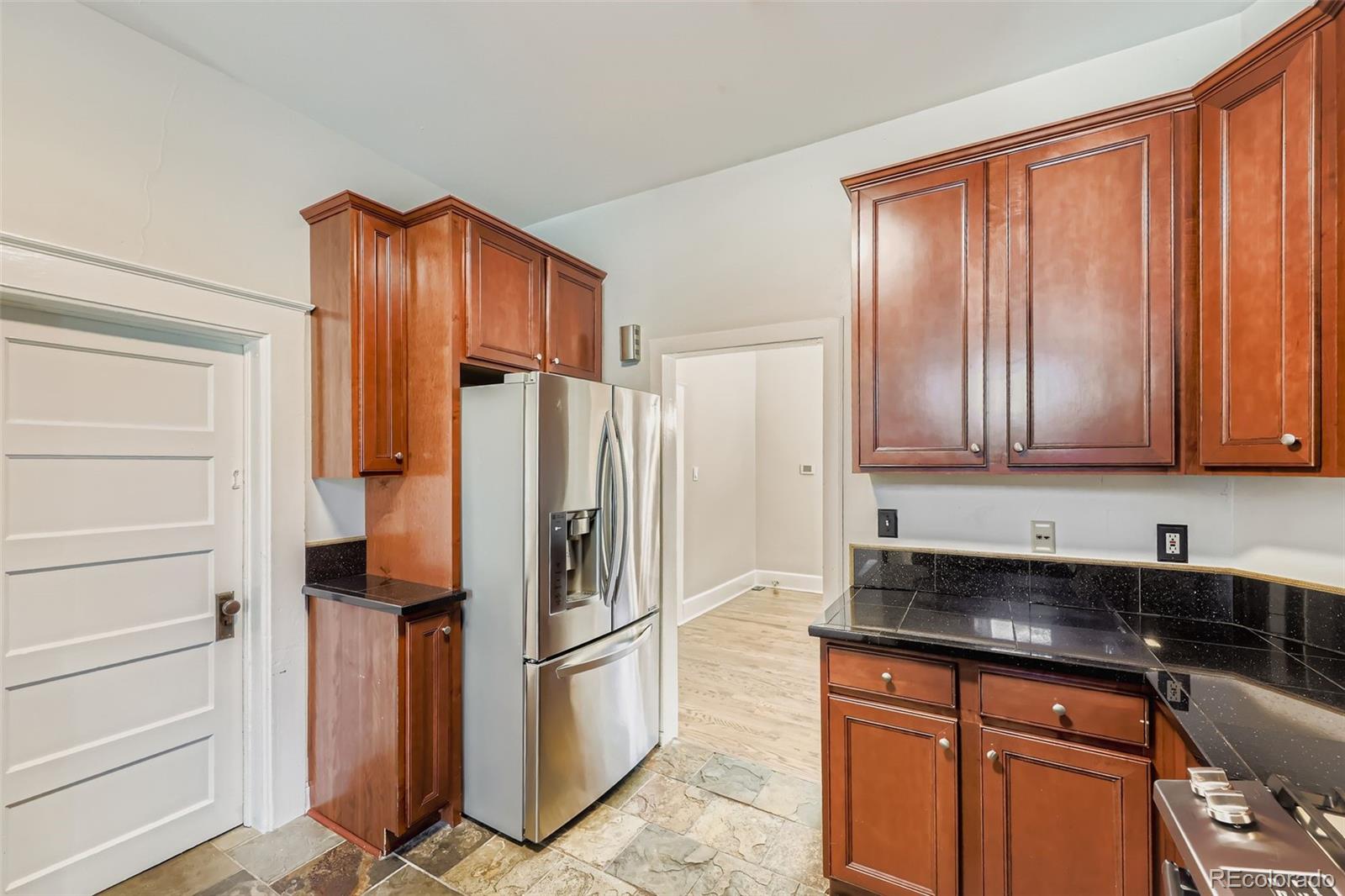 MLS Image #13 for 857 s grant street,denver, Colorado