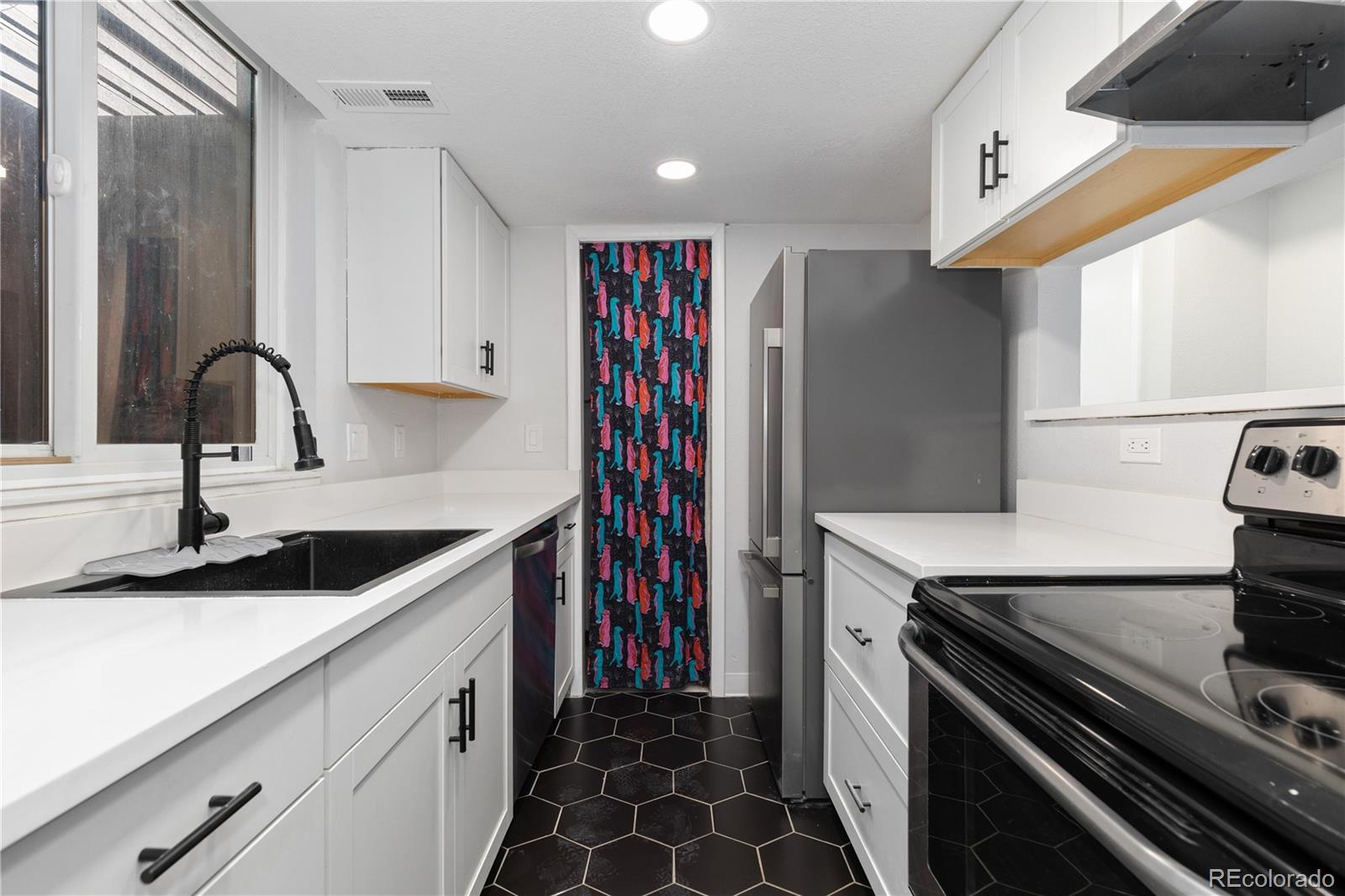 MLS Image #7 for 301 w lehow avenue 11,englewood, Colorado