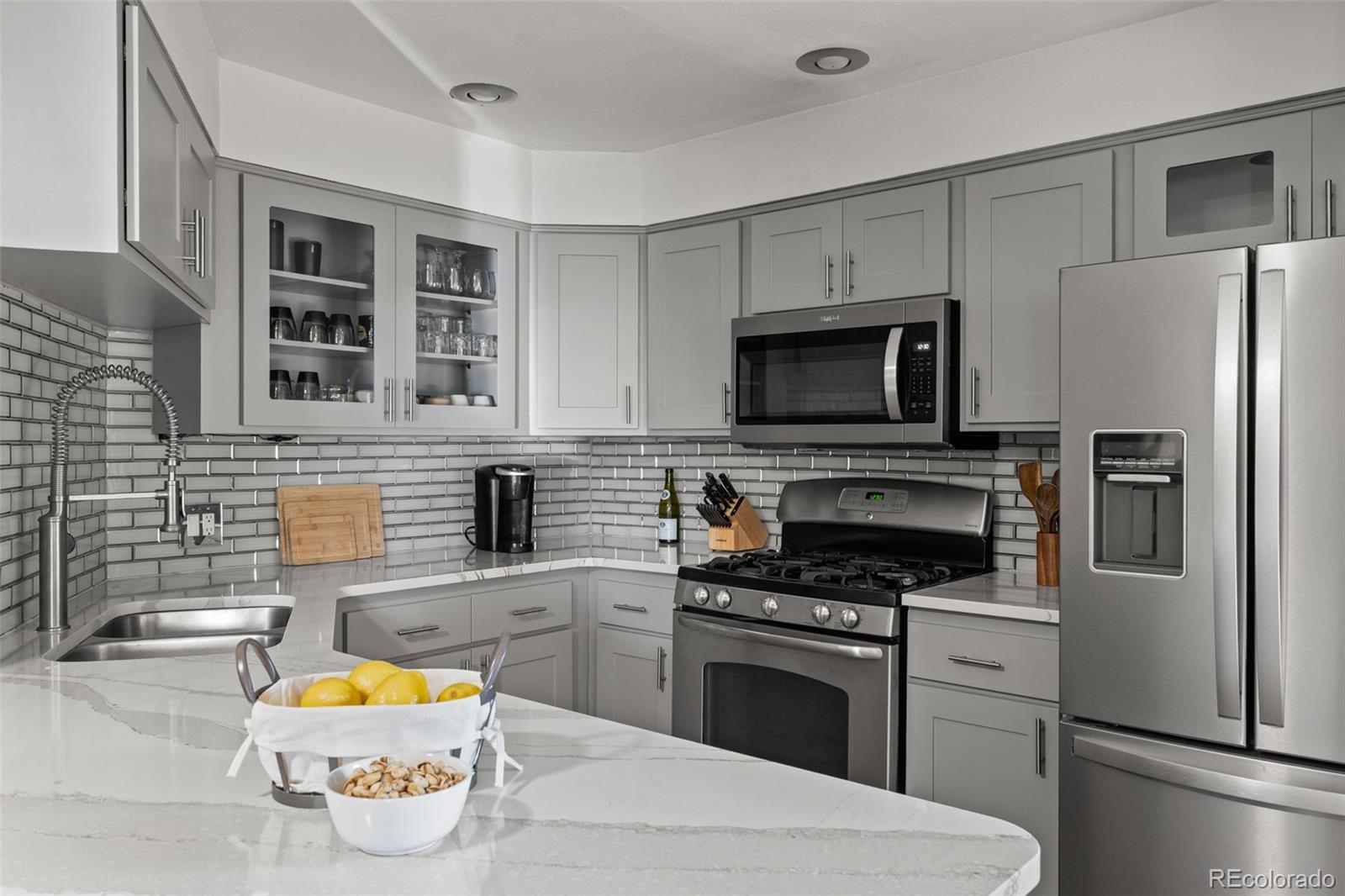 MLS Image #10 for 7030 e 7th avenue,denver, Colorado