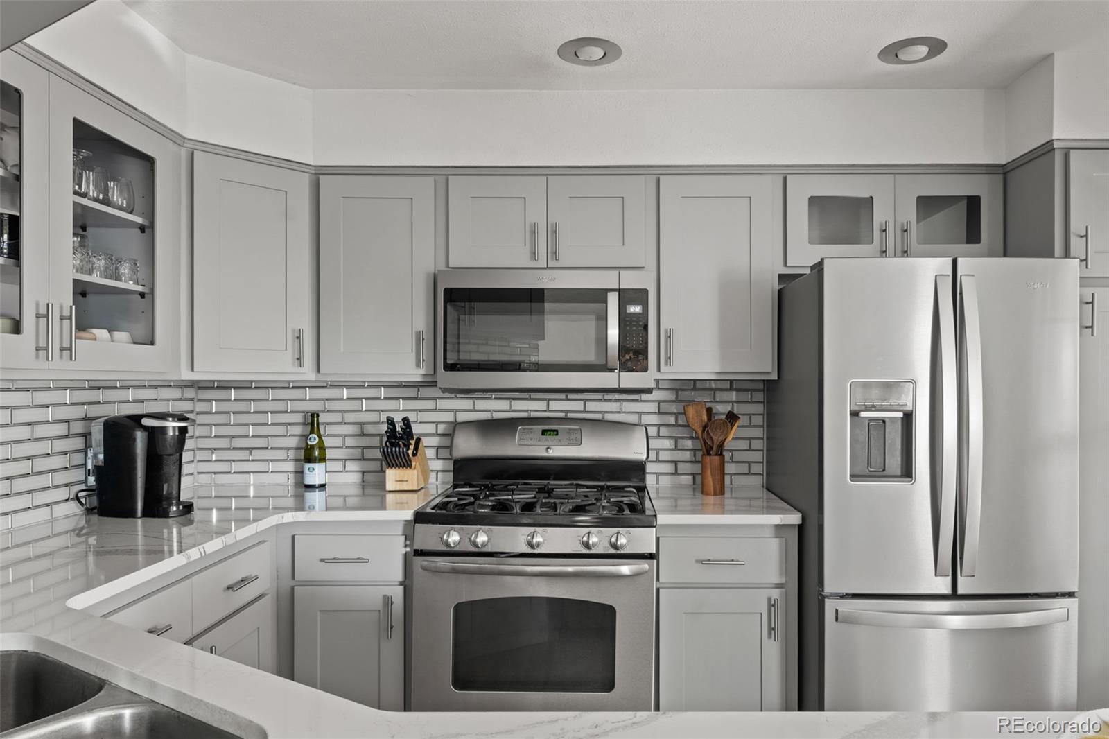 MLS Image #11 for 7030 e 7th avenue,denver, Colorado