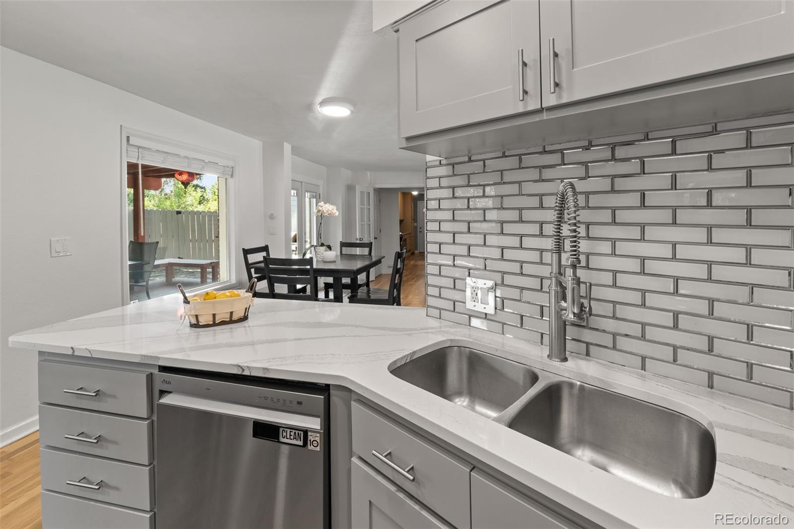 MLS Image #13 for 7030 e 7th avenue,denver, Colorado