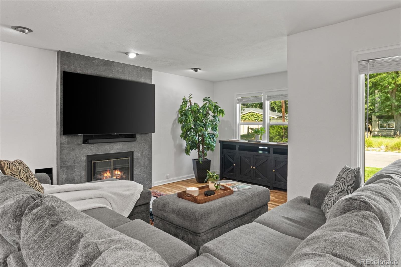 MLS Image #15 for 7030 e 7th avenue,denver, Colorado
