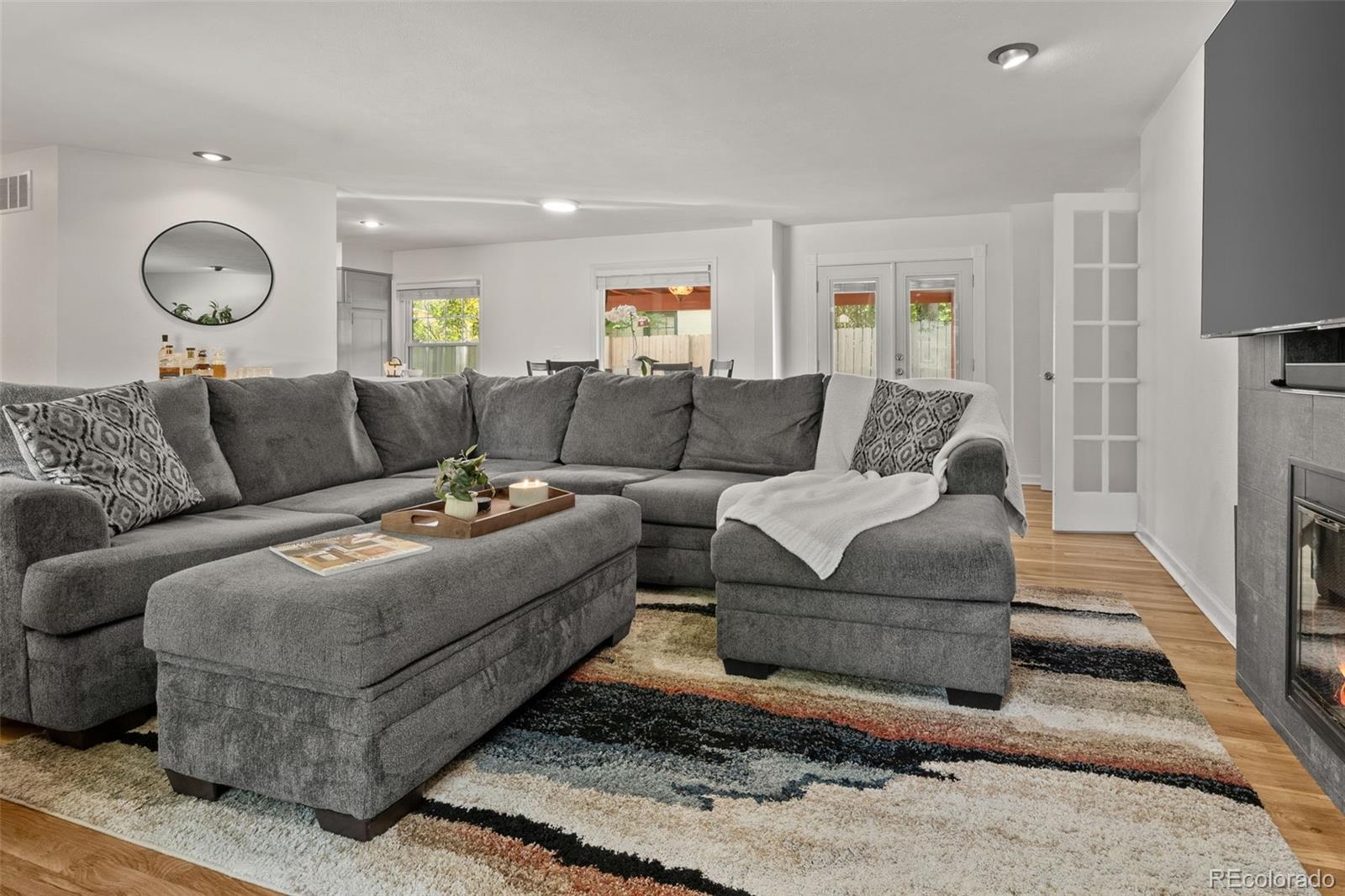MLS Image #18 for 7030 e 7th avenue,denver, Colorado