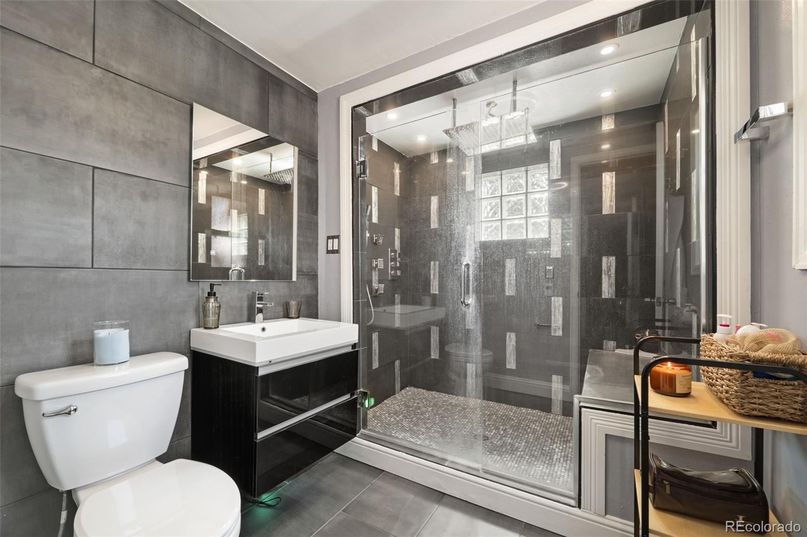 MLS Image #23 for 7030 e 7th avenue,denver, Colorado