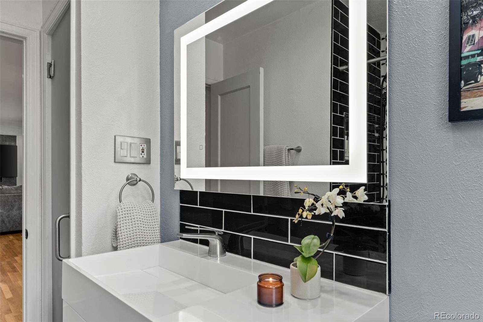 MLS Image #29 for 7030 e 7th avenue,denver, Colorado