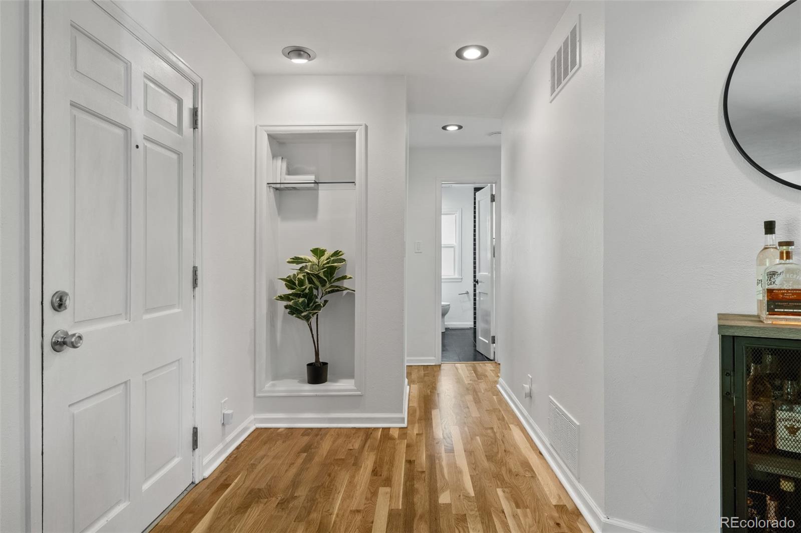 MLS Image #4 for 7030 e 7th avenue,denver, Colorado