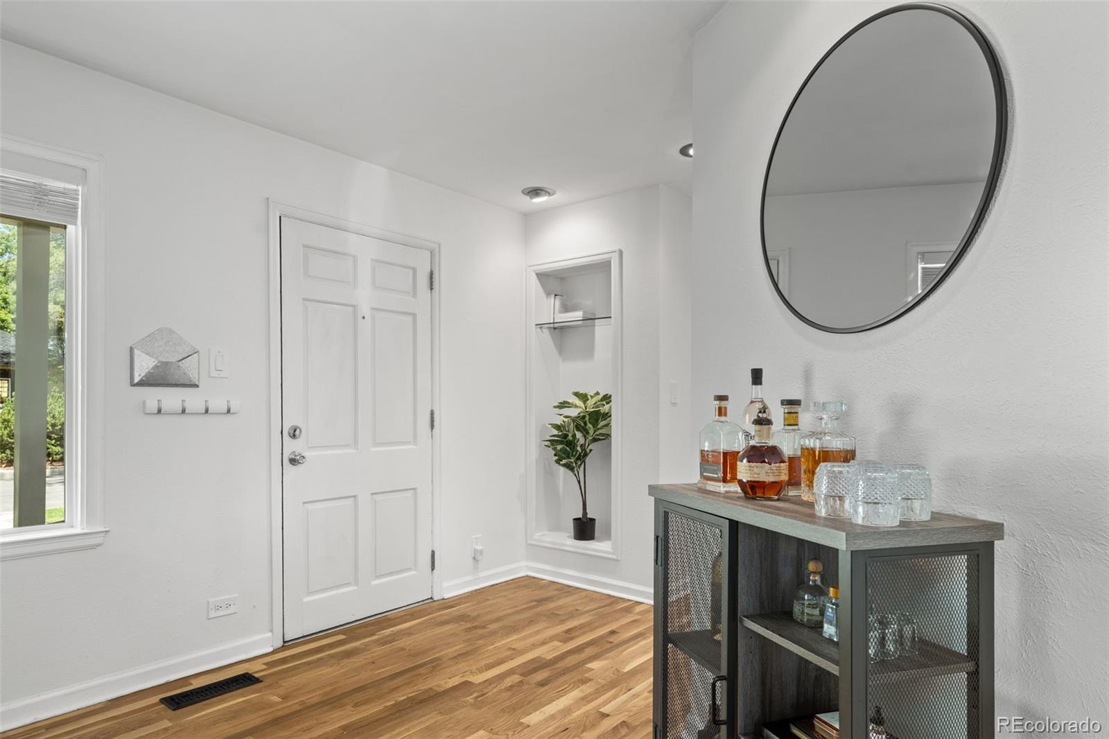 MLS Image #5 for 7030 e 7th avenue,denver, Colorado