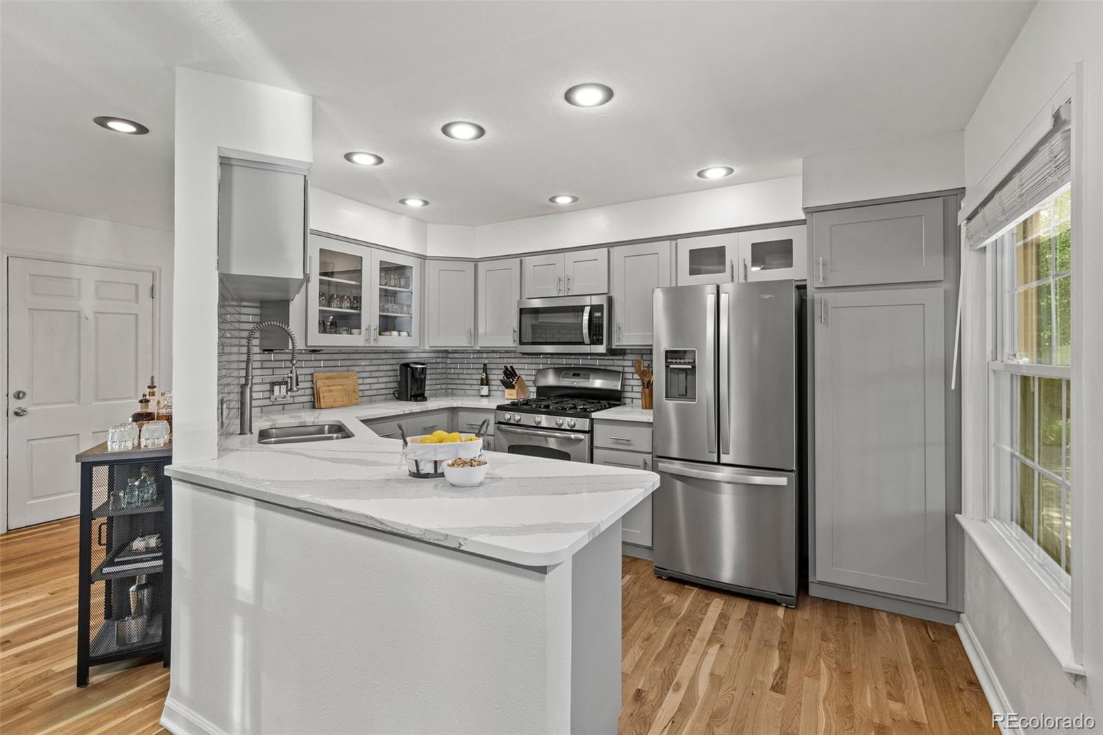 MLS Image #9 for 7030 e 7th avenue,denver, Colorado