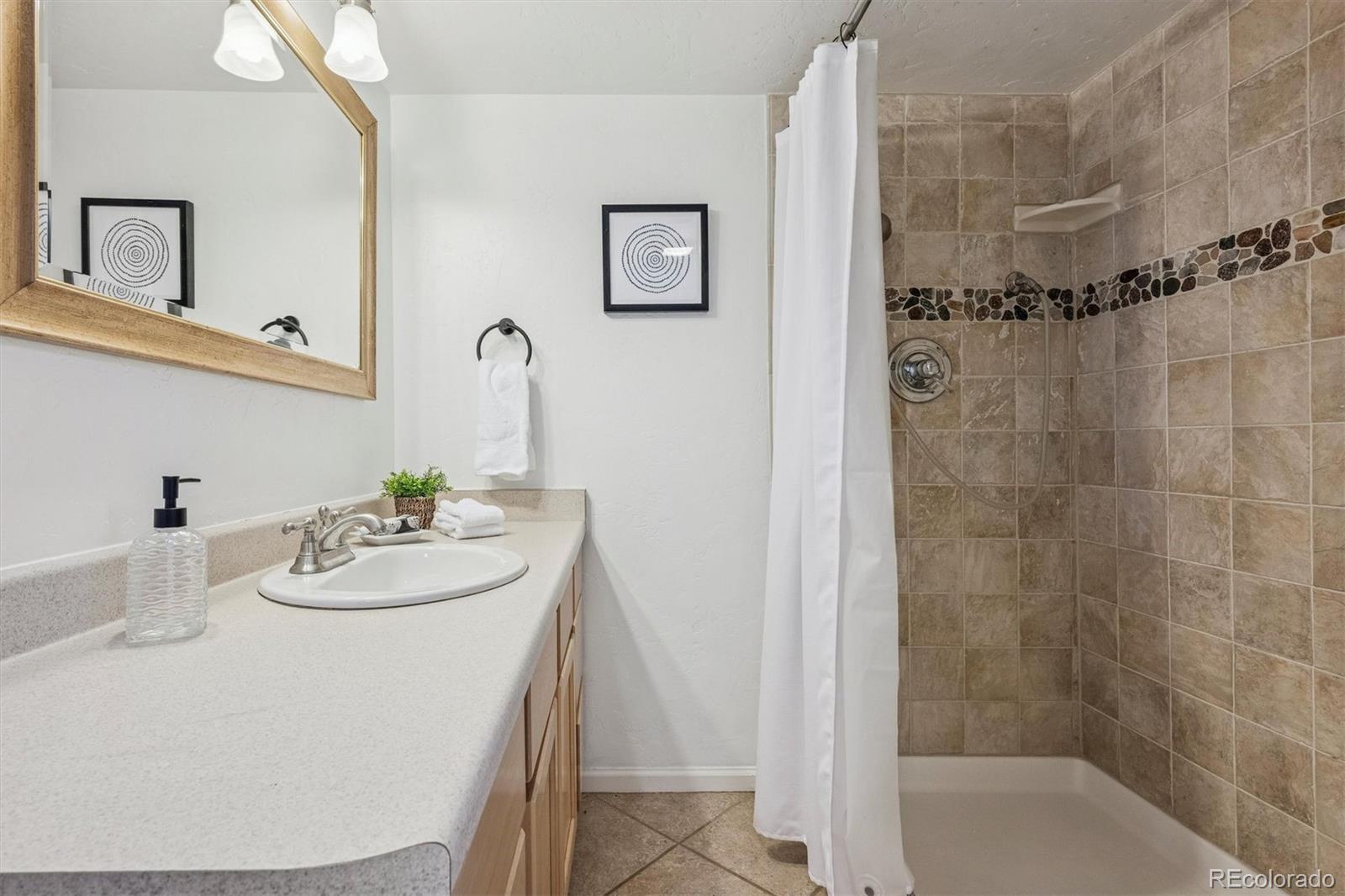 MLS Image #37 for 1705 s downing street,denver, Colorado