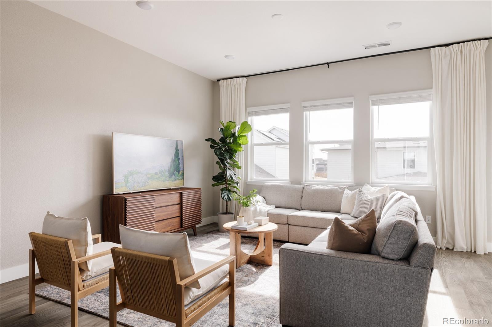 MLS Image #13 for 10098 e 62nd avenue ,denver, Colorado