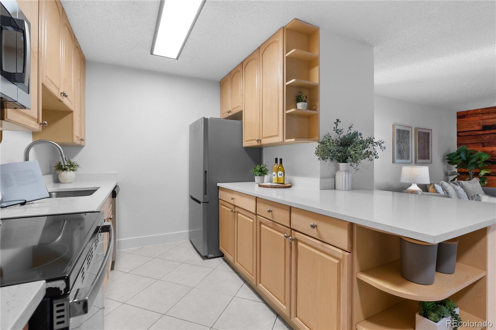 MLS Image #3 for 2225 s jasmine street 103,denver, Colorado