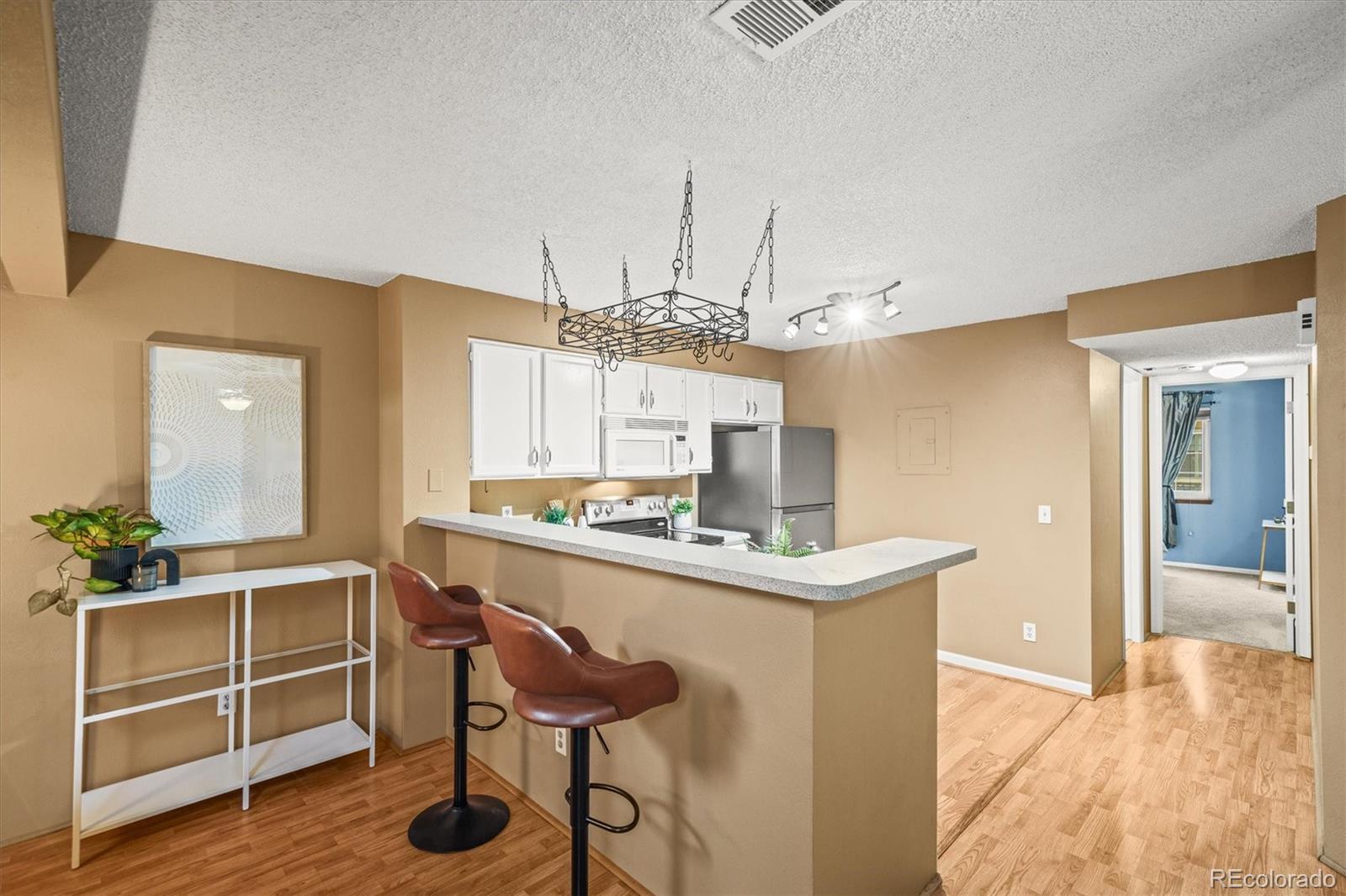 MLS Image #12 for 970 s dahlia street,denver, Colorado