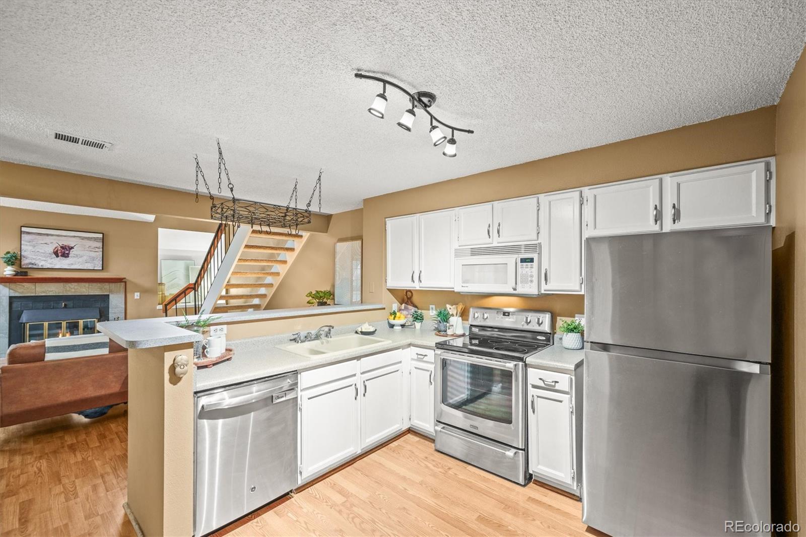 MLS Image #15 for 970 s dahlia street,denver, Colorado