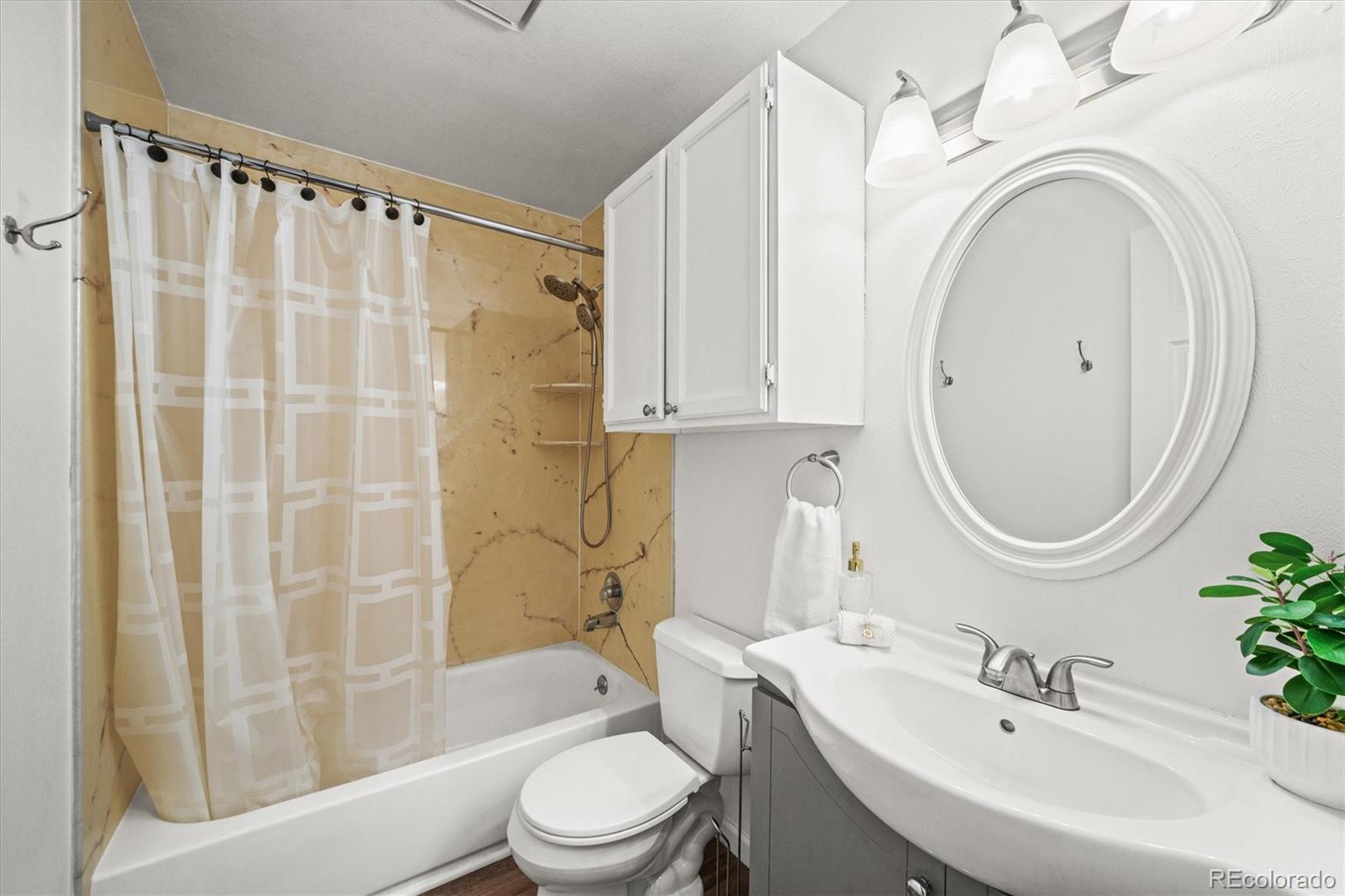 MLS Image #26 for 970 s dahlia street,denver, Colorado