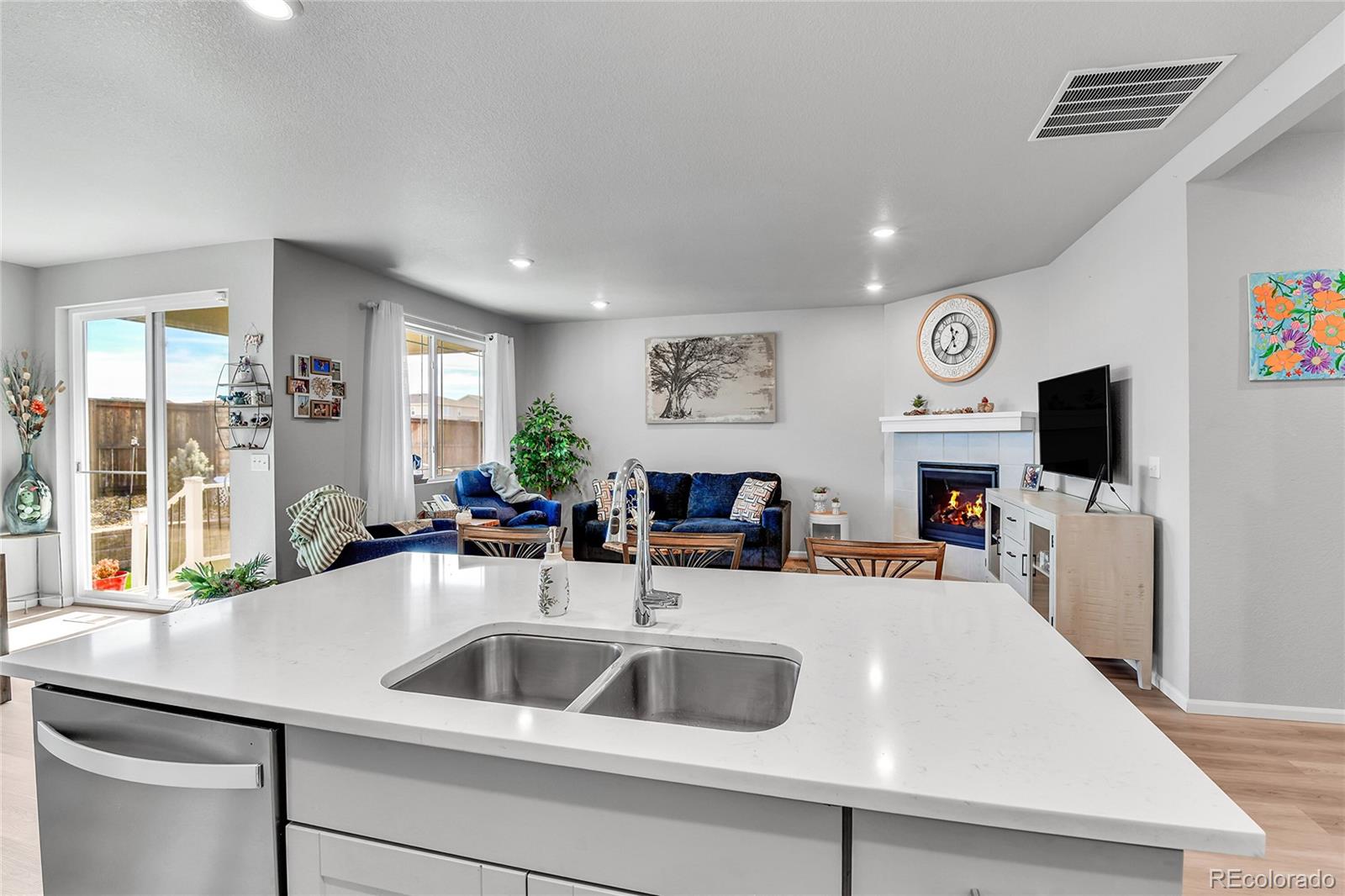 MLS Image #4 for 9230  sedalia street,commerce city, Colorado