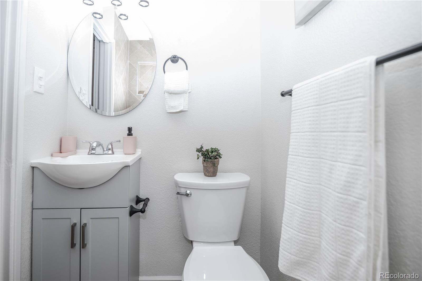 MLS Image #15 for 13360 e 7th avenue,aurora, Colorado