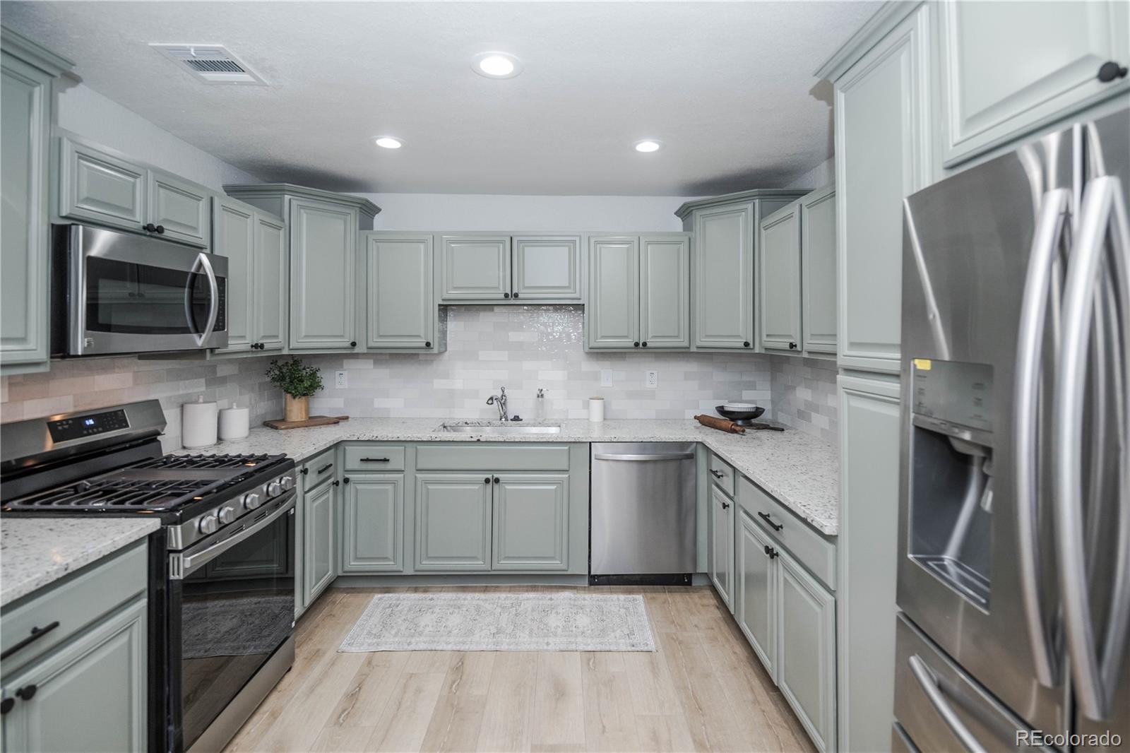 MLS Image #6 for 13360 e 7th avenue,aurora, Colorado