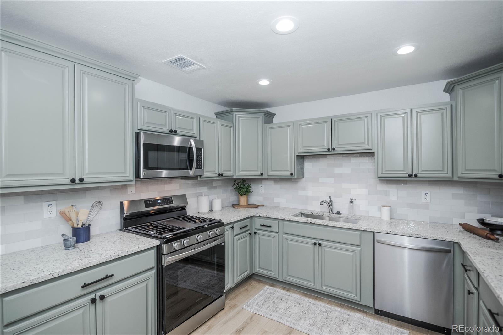 MLS Image #7 for 13360 e 7th avenue,aurora, Colorado