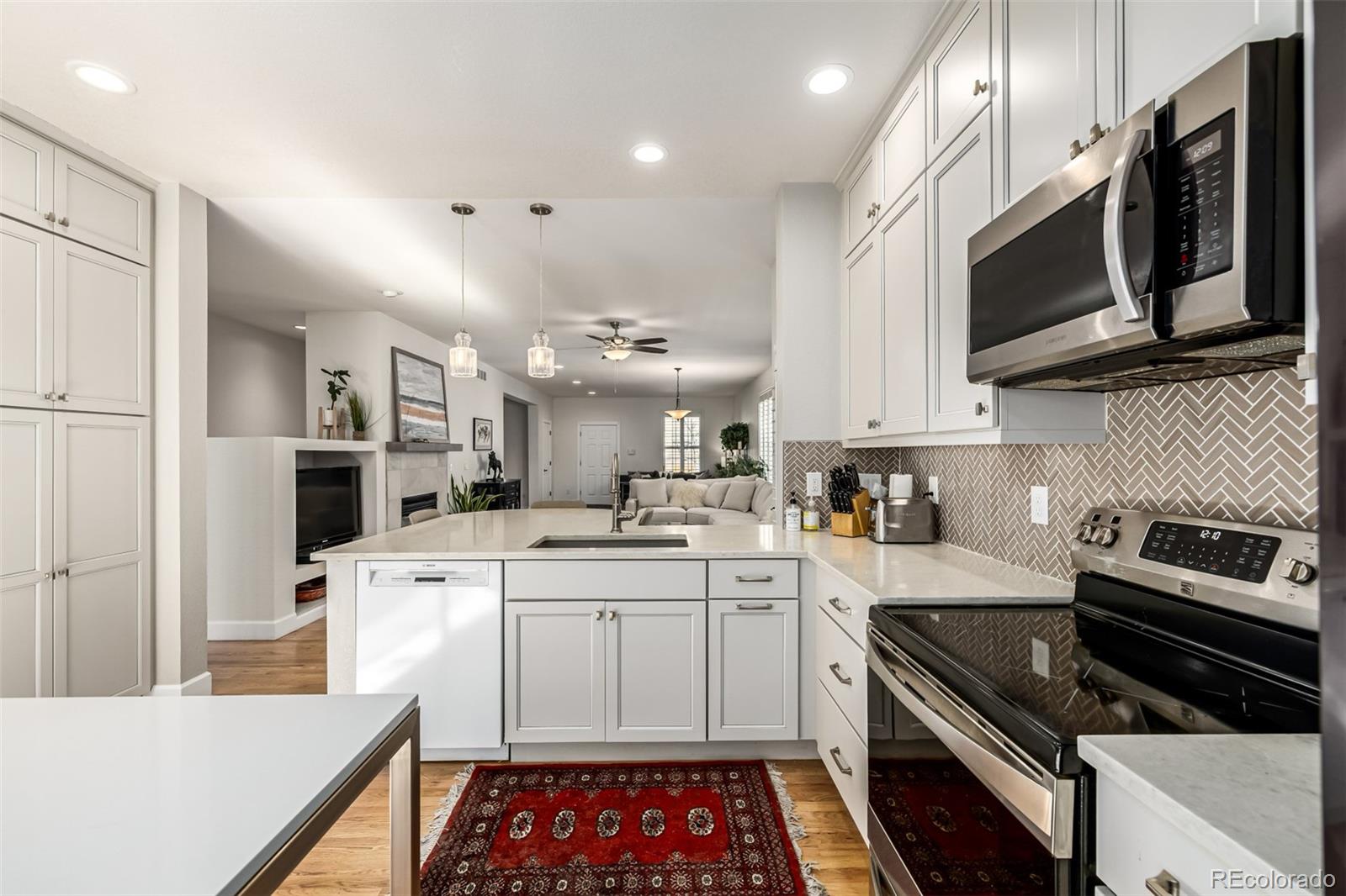 MLS Image #12 for 7722 e 6th place,denver, Colorado