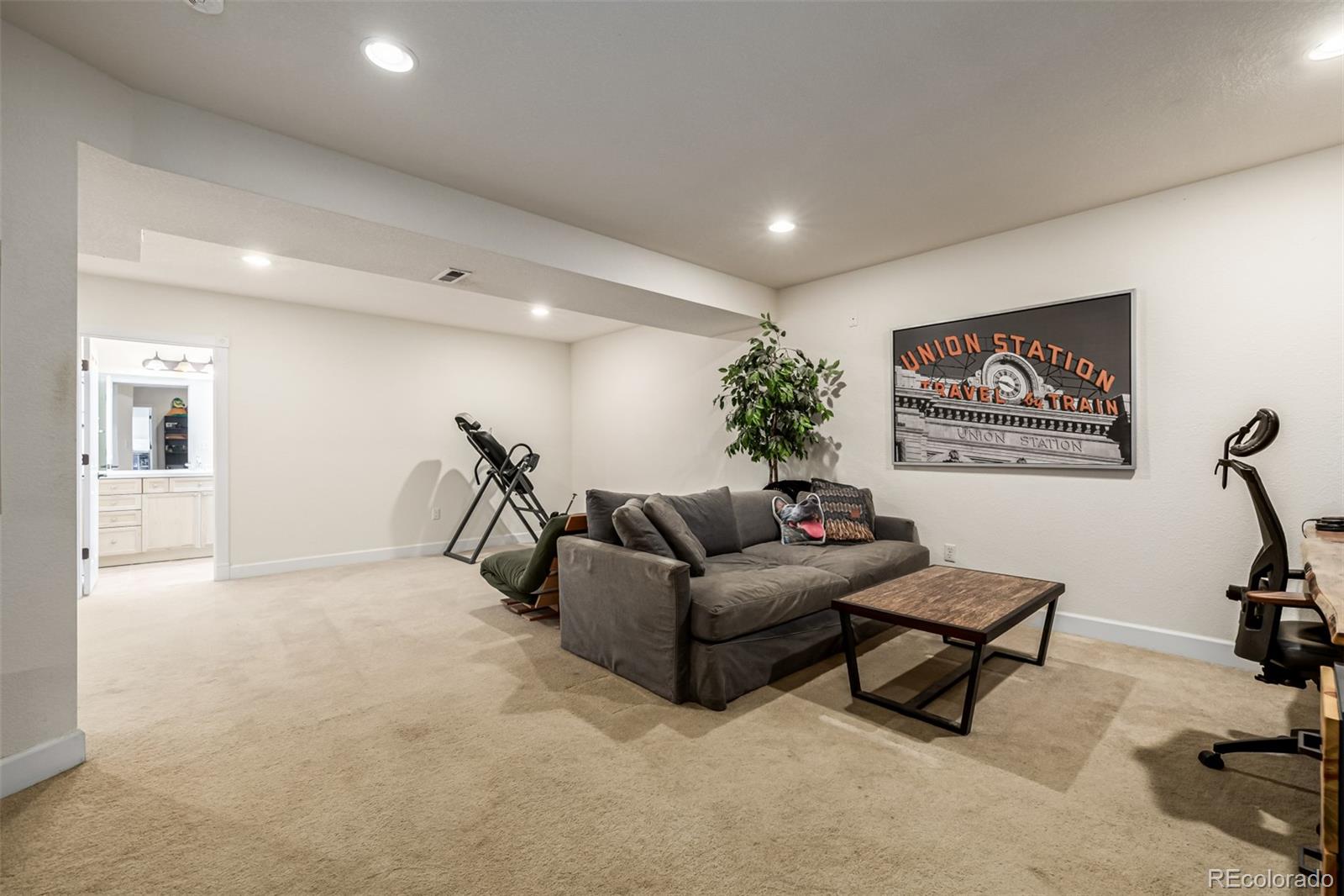 MLS Image #29 for 7722 e 6th place,denver, Colorado