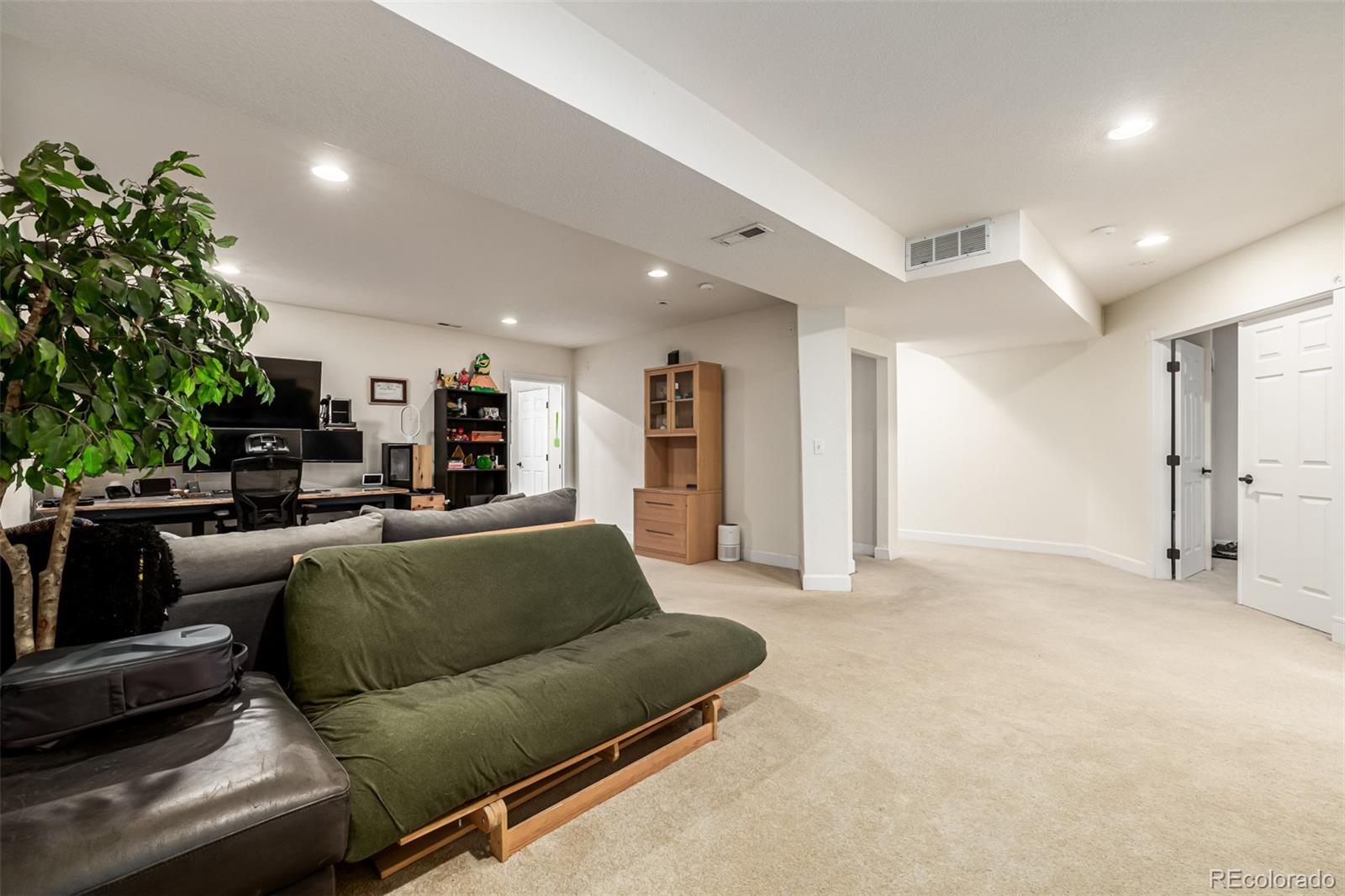 MLS Image #30 for 7722 e 6th place,denver, Colorado