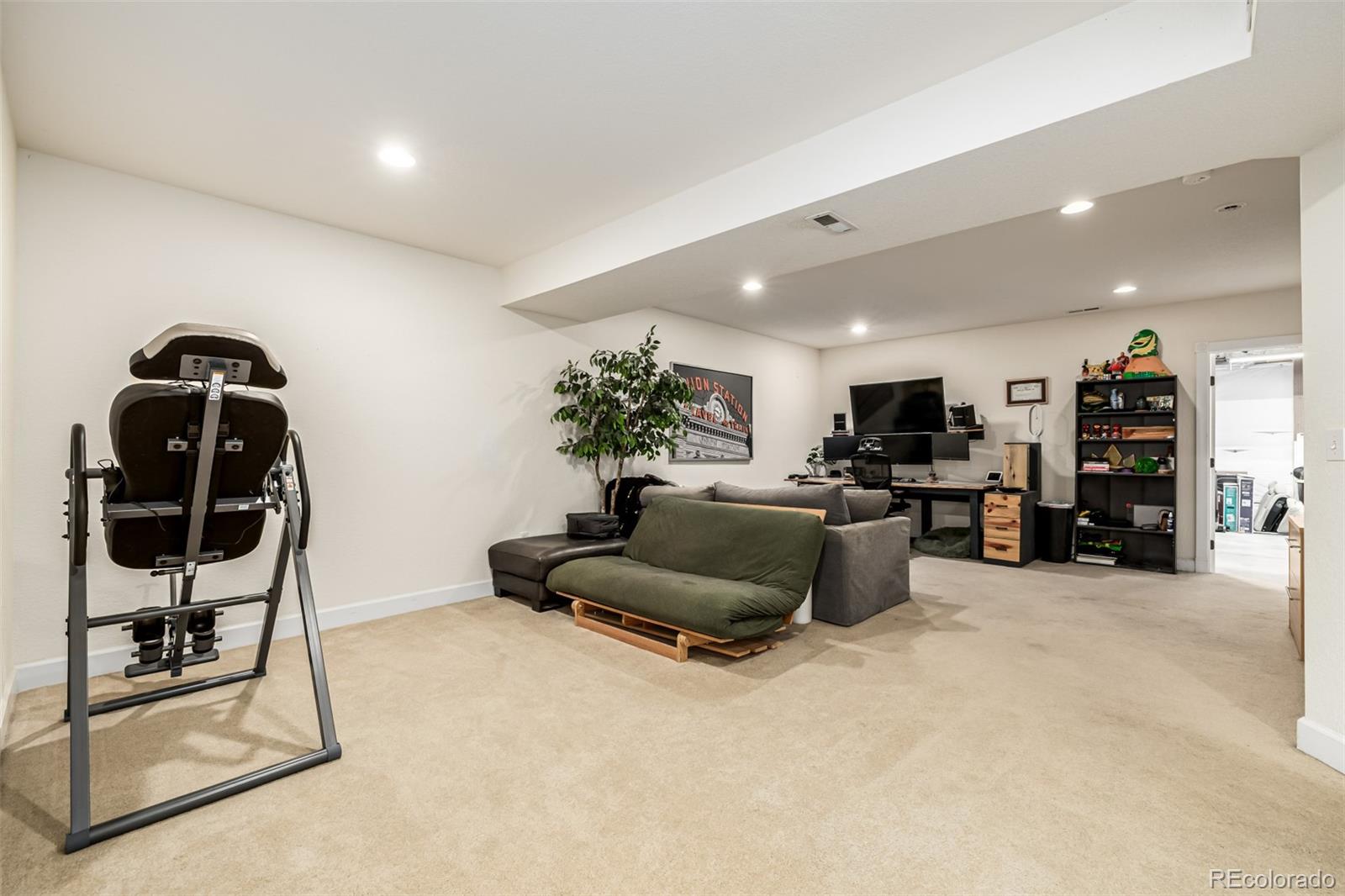 MLS Image #31 for 7722 e 6th place,denver, Colorado